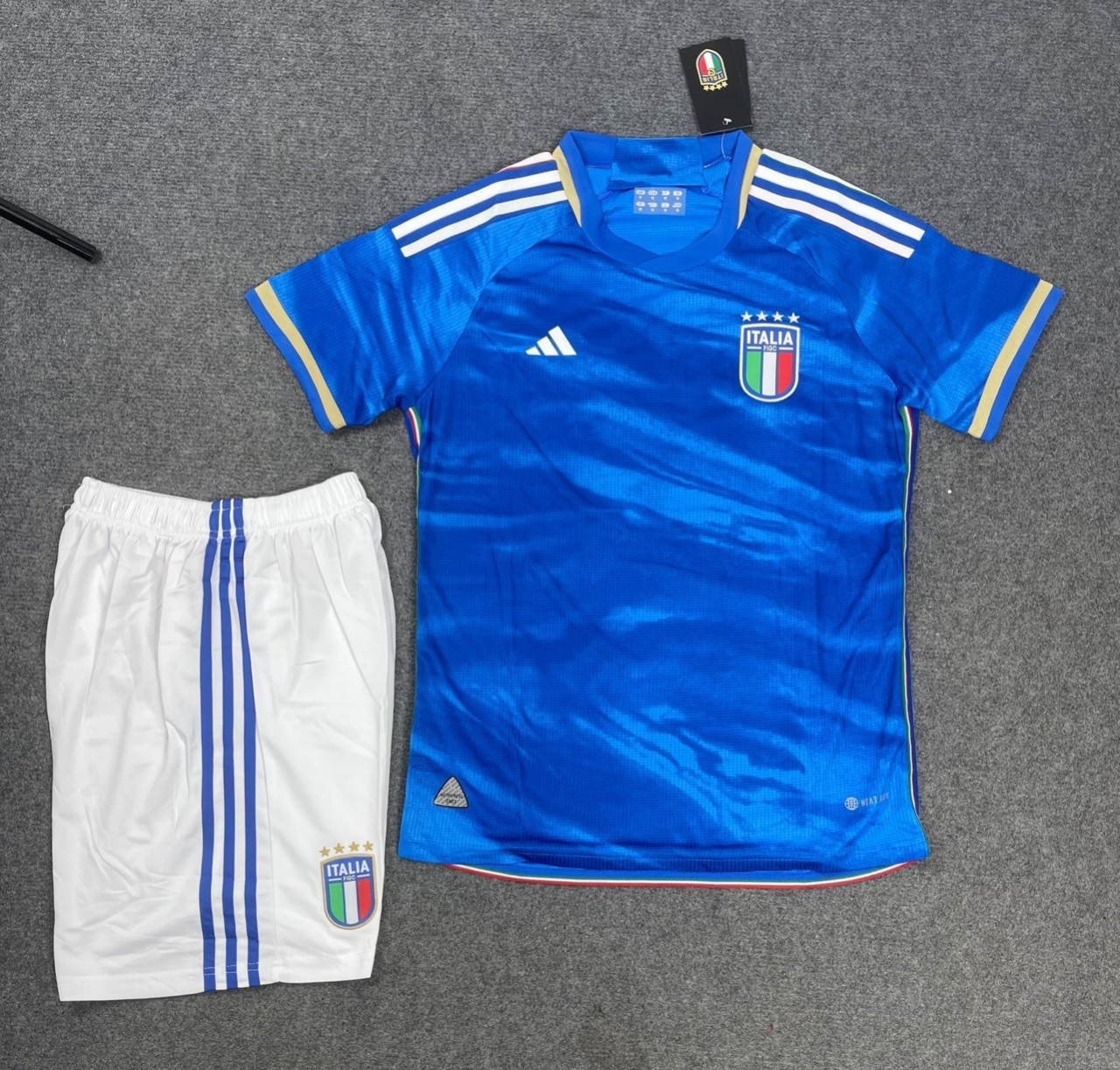 Quần áo Italia