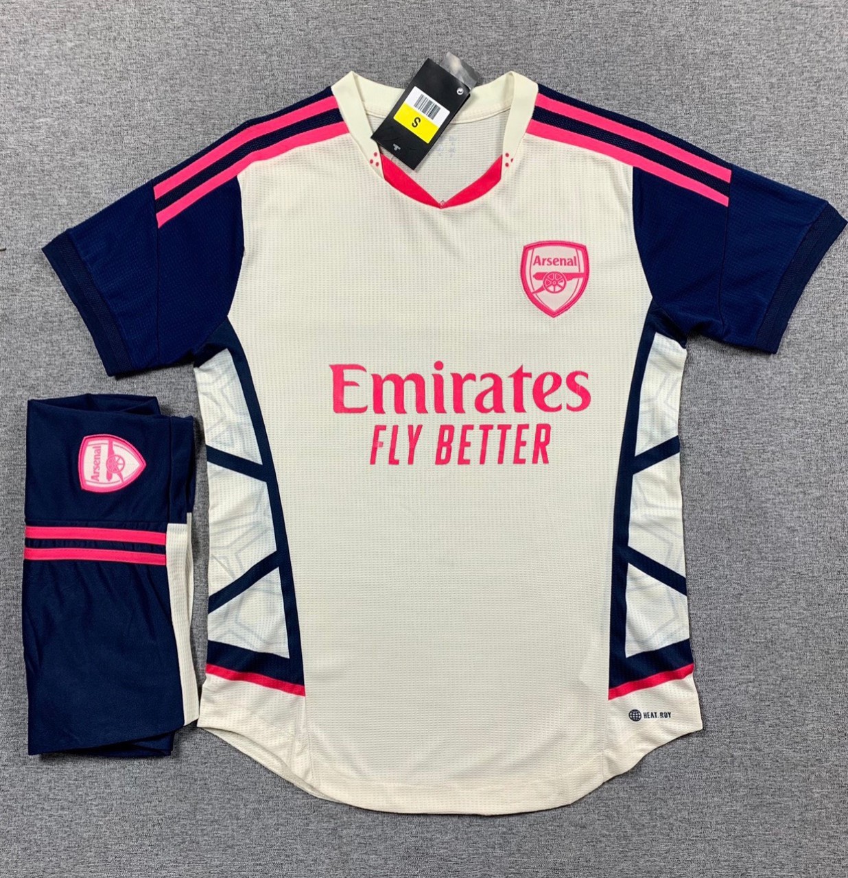 Quần áo Arsenal