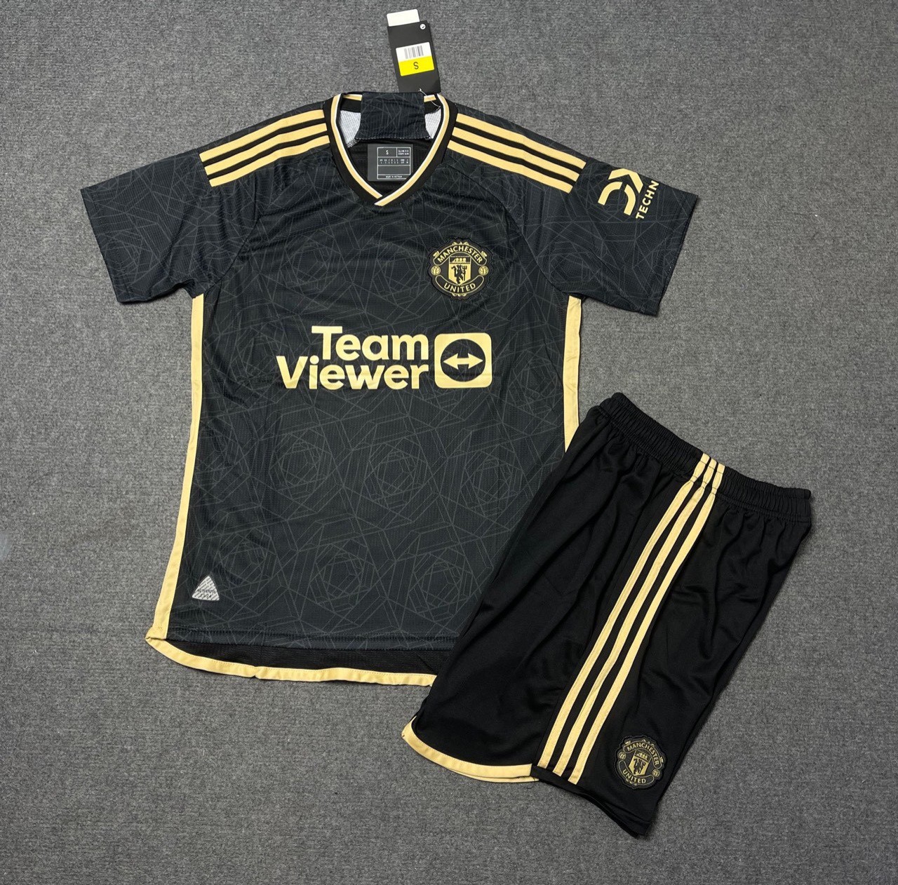Quần áo Manchester United