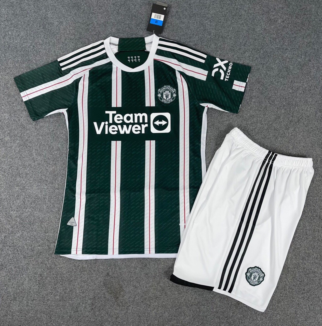 Quần áo Manchester United