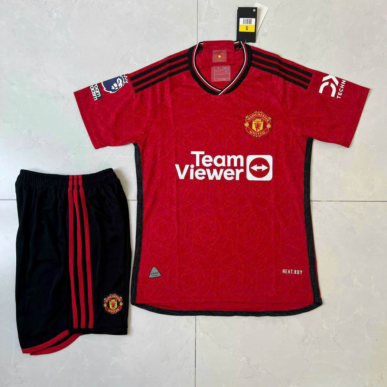 Quần áo Manchester United