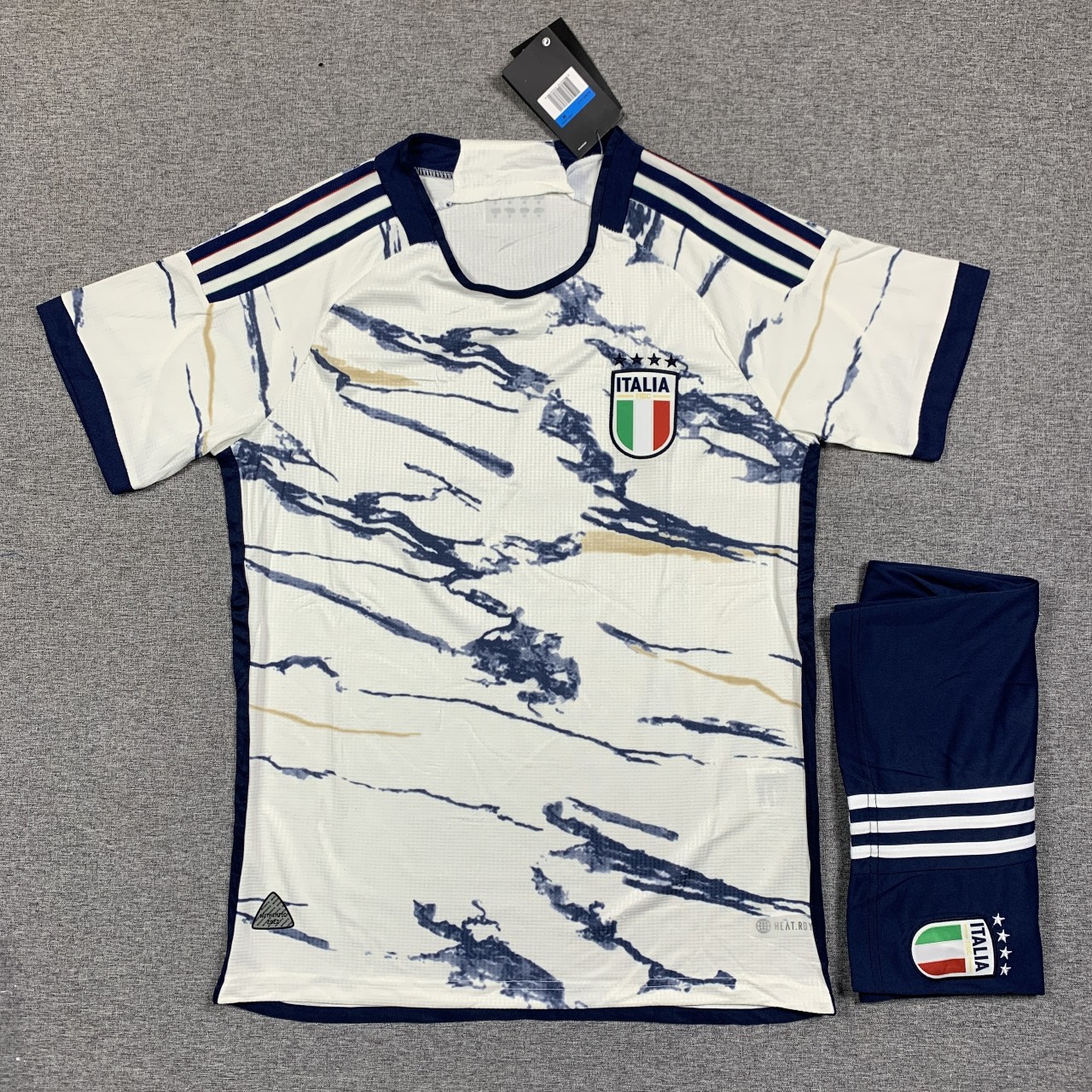 Quần áo Italia