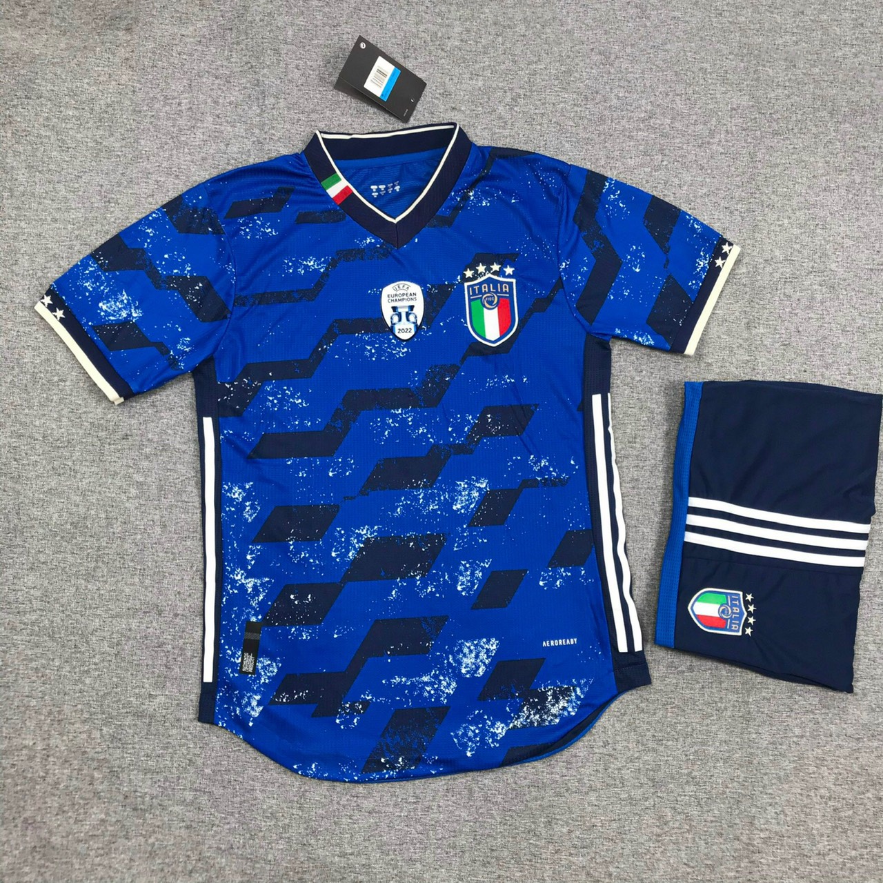 Quần áo Italia