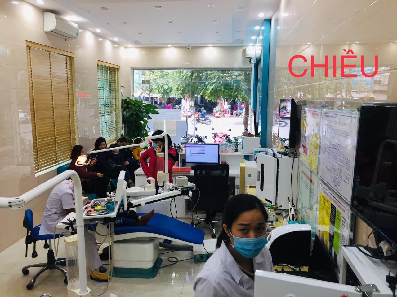 Mặt dán sứ Veneer