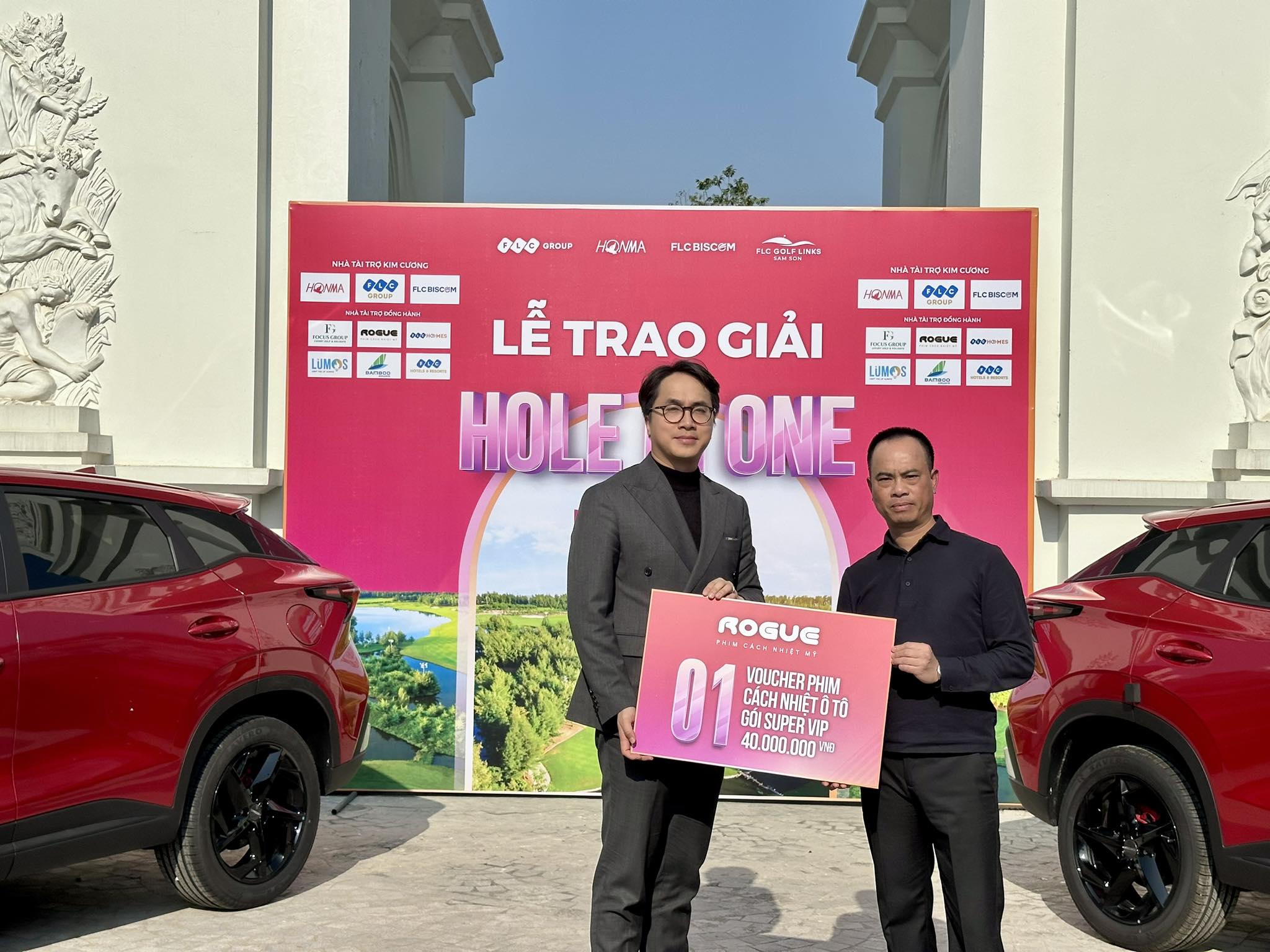 LỄ TRAO GIẢI HOLE IN ONE - VINH DANH KHOẢNH KHẮC 