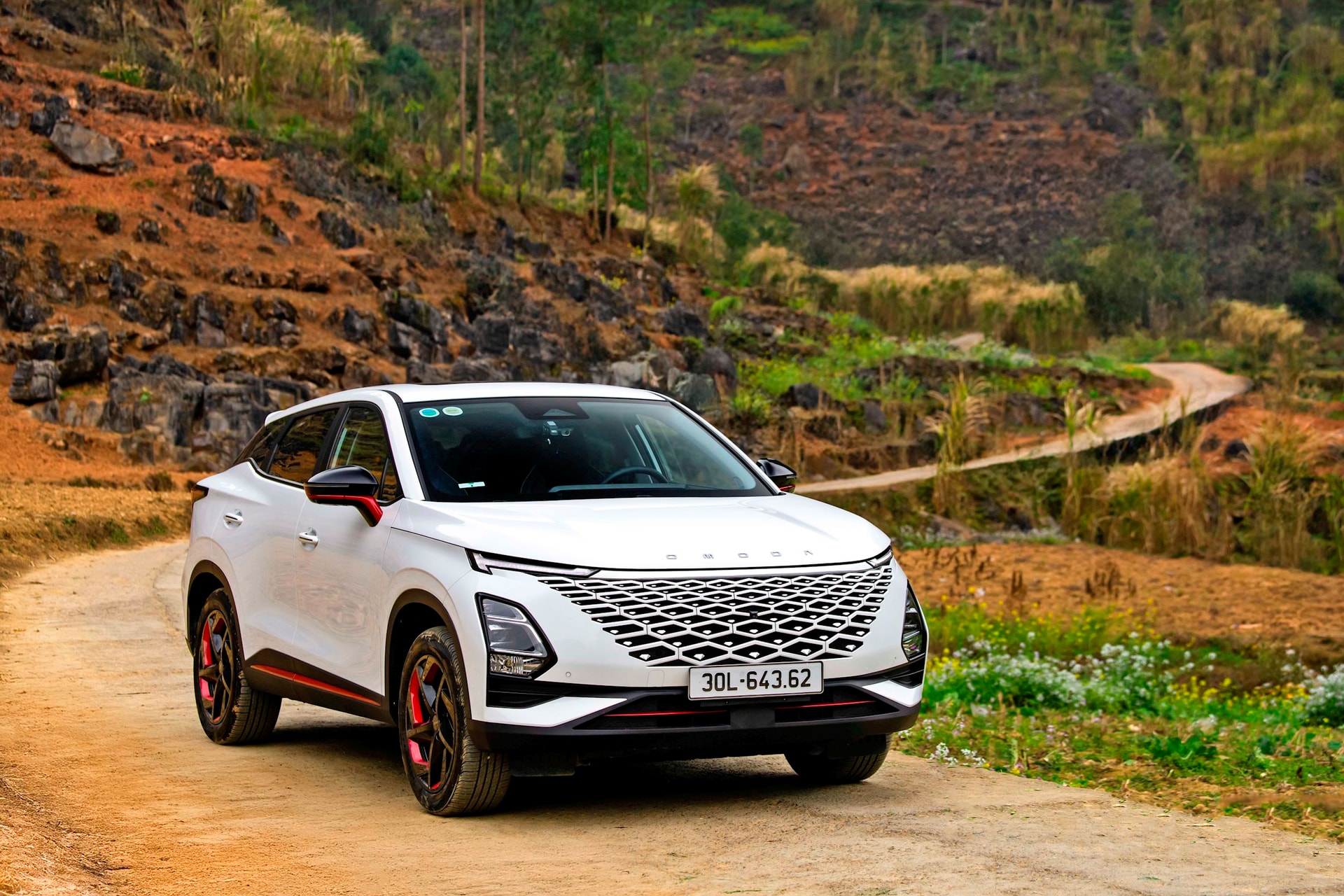 Omoda & Jaecoo tiếp tục giảm giá: Omoda C5 rẻ ngang Sonet, Jaecoo J7 cạnh tranh với CX-5, Tucson