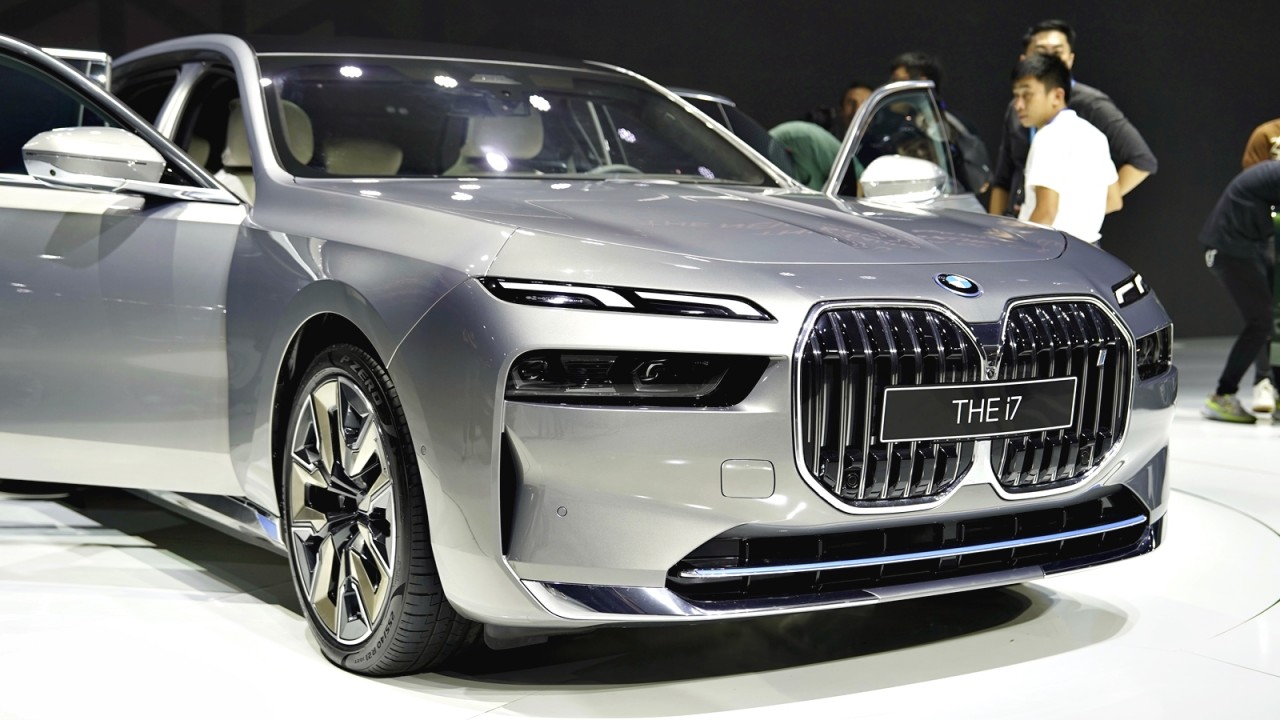 BMW i7 2023