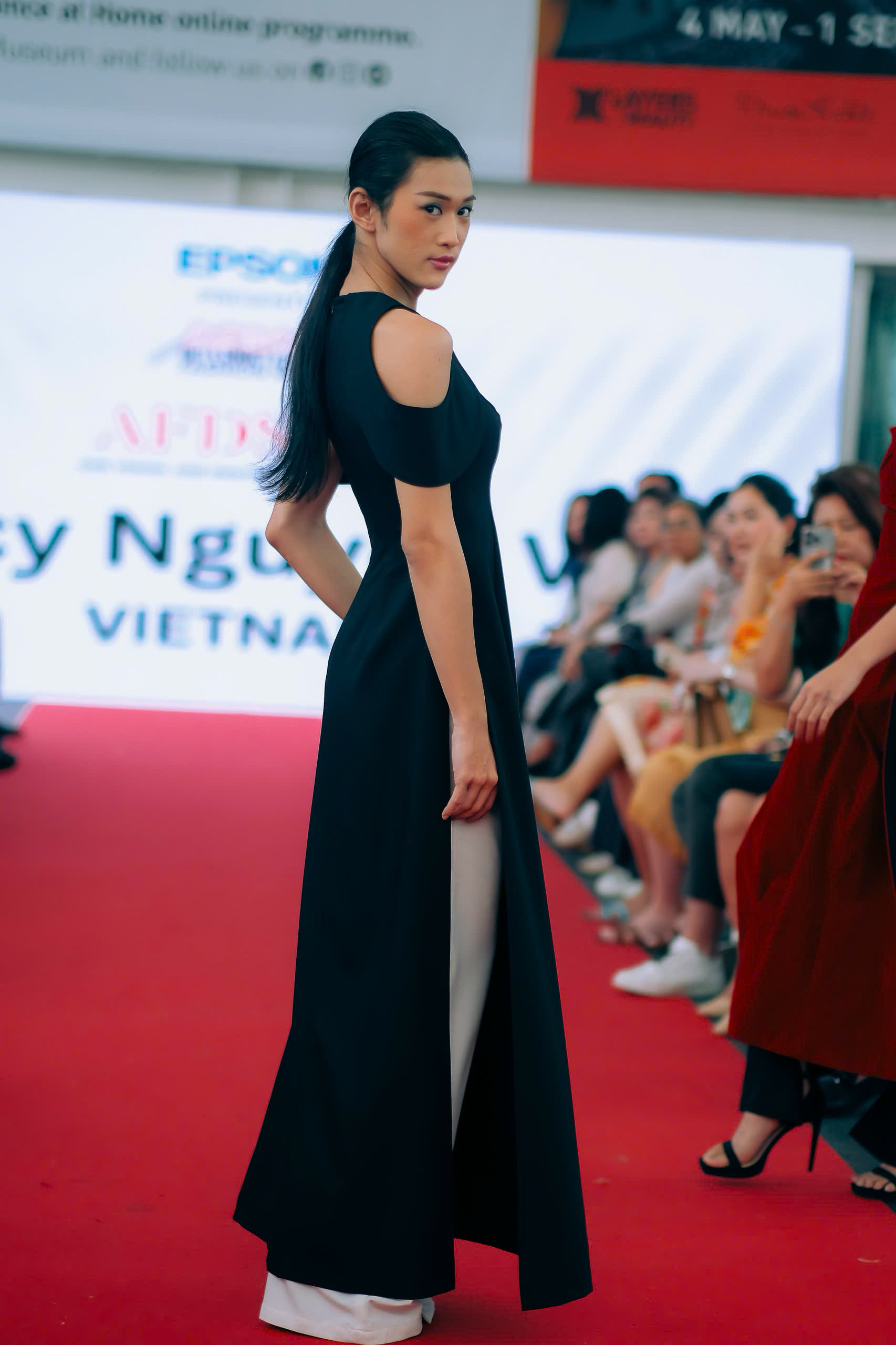DYNASTIC AO DAI