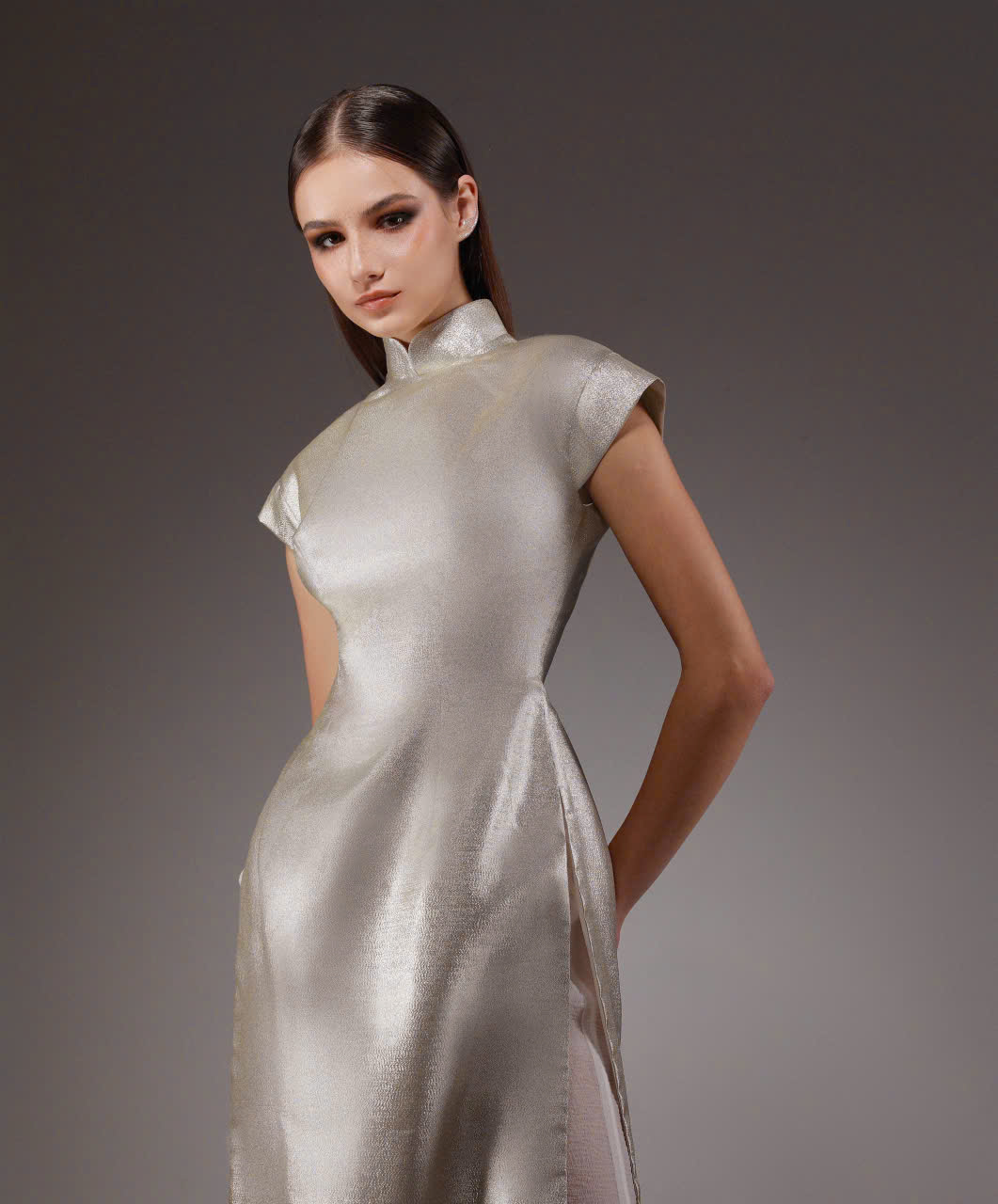LUSTROUS AO DAI