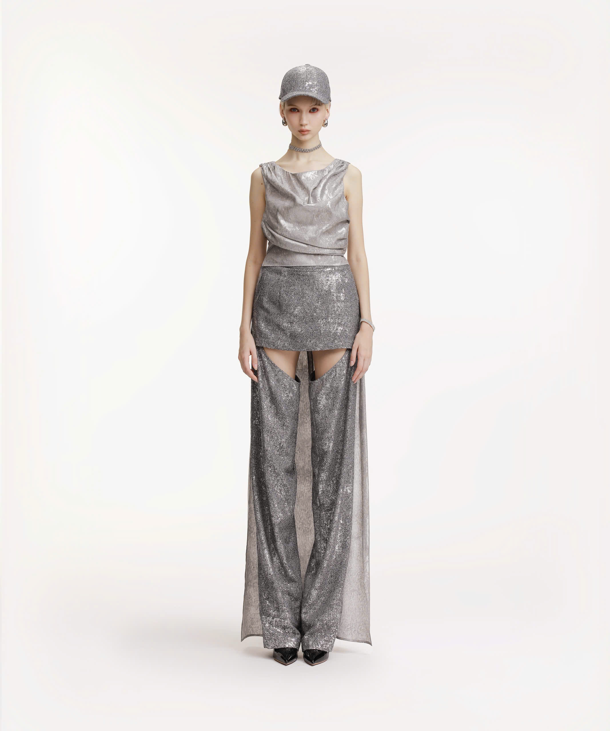 IN BETWEEN TROUSERS