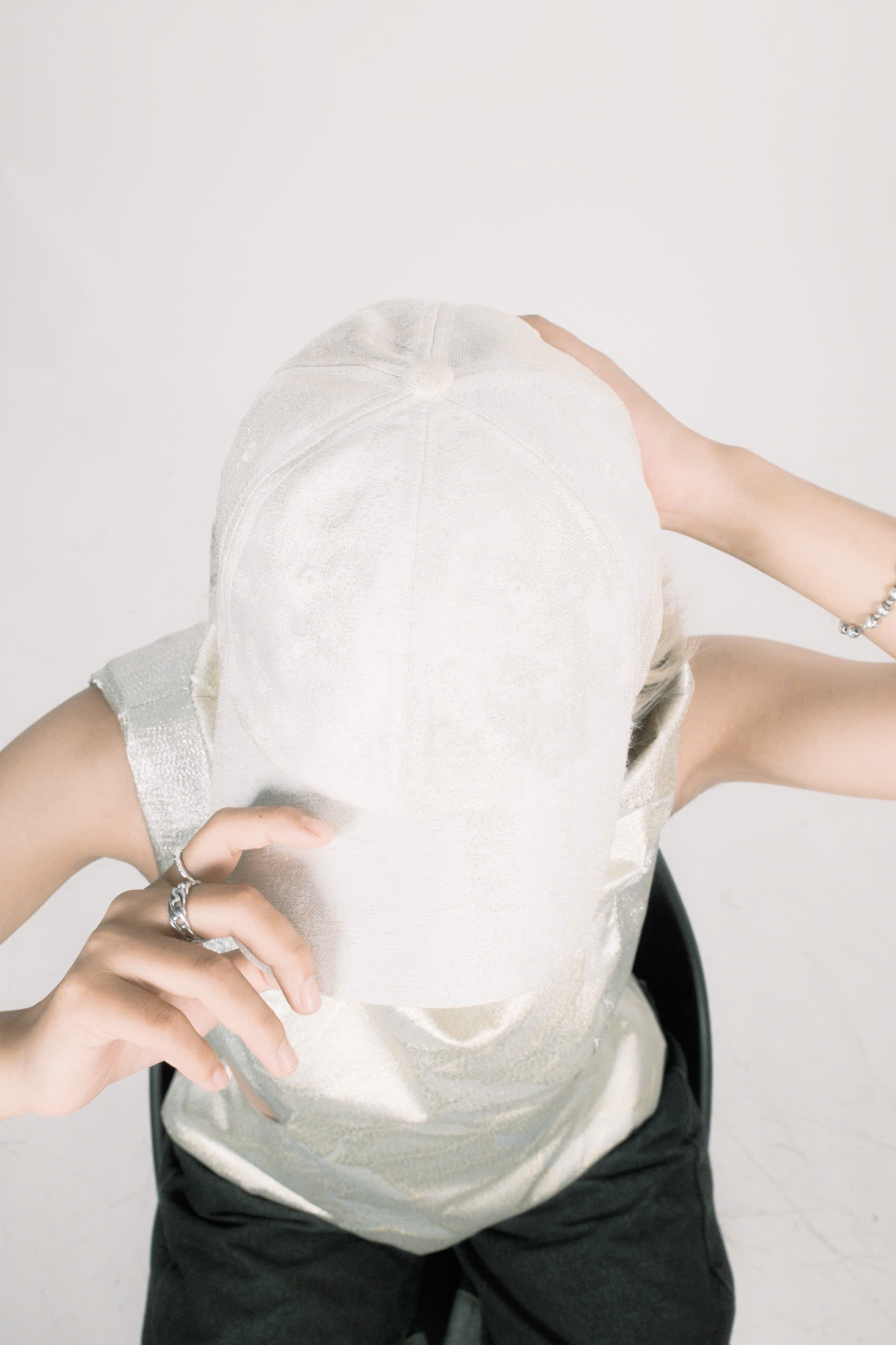 "GOLDEN METALLIC JACQUARD" CAP.