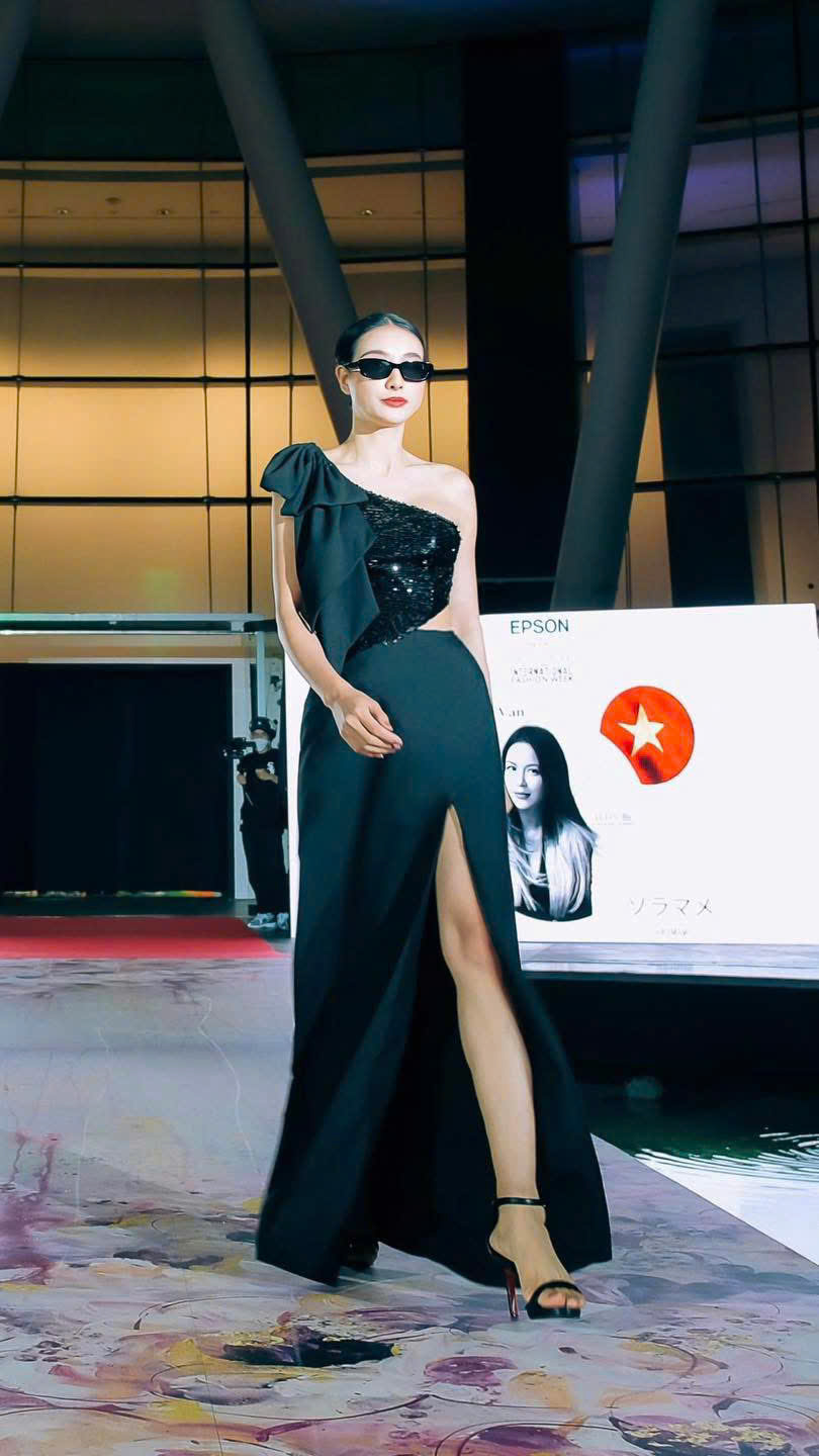 PORTERVILLE DRESS