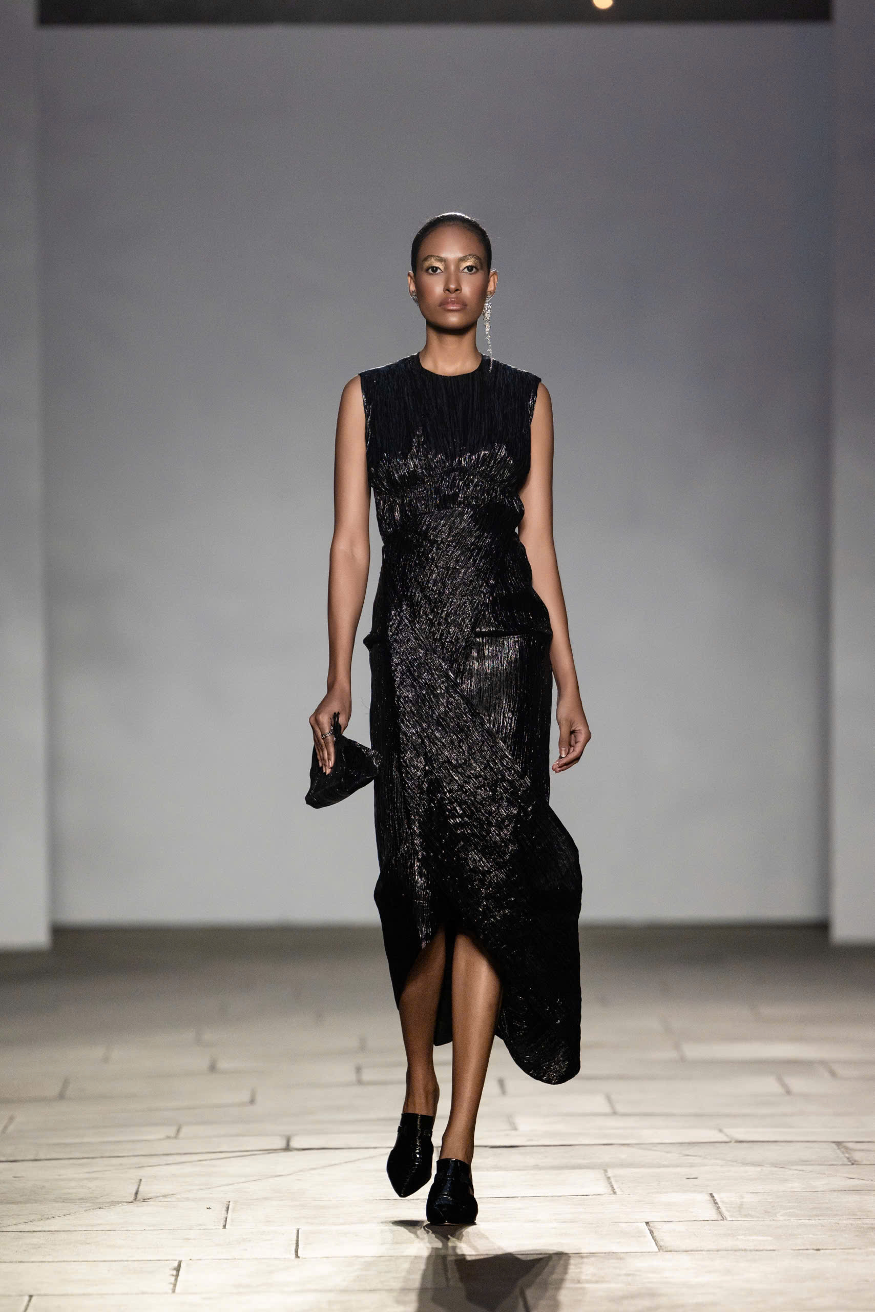 WANDERING DRESS