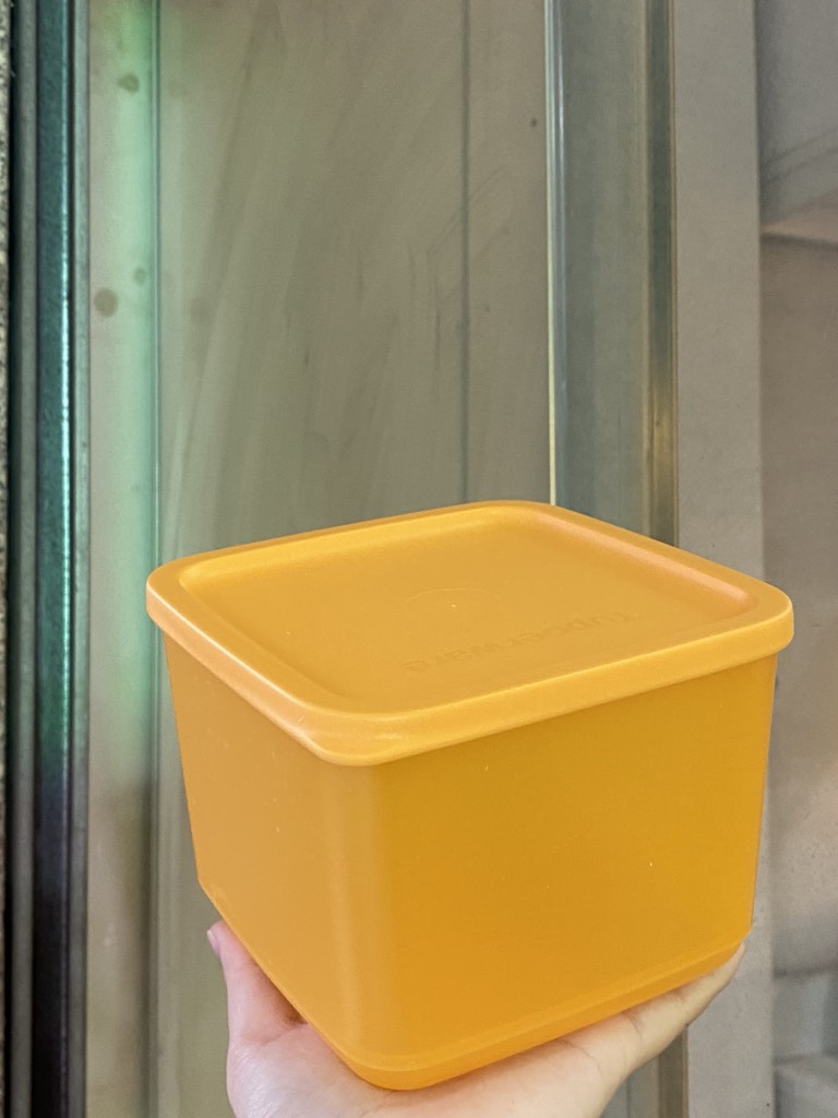 Hộp mát Tupperware BQTP Medium Squar Round 1L - Tupperware Chính Hãng
