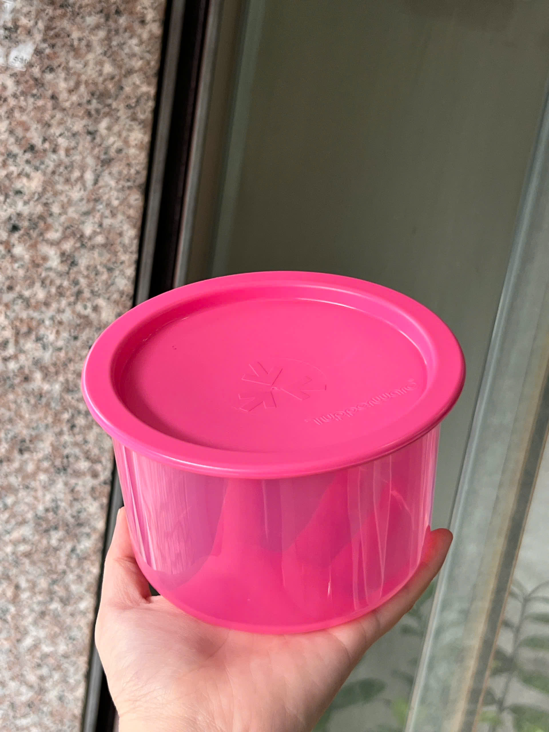 Hộp Tupperware Trữ Mát One Touch 600ml - Đóng Hộp 1 Ấn - Tupperware Malaysia Chính Hãng