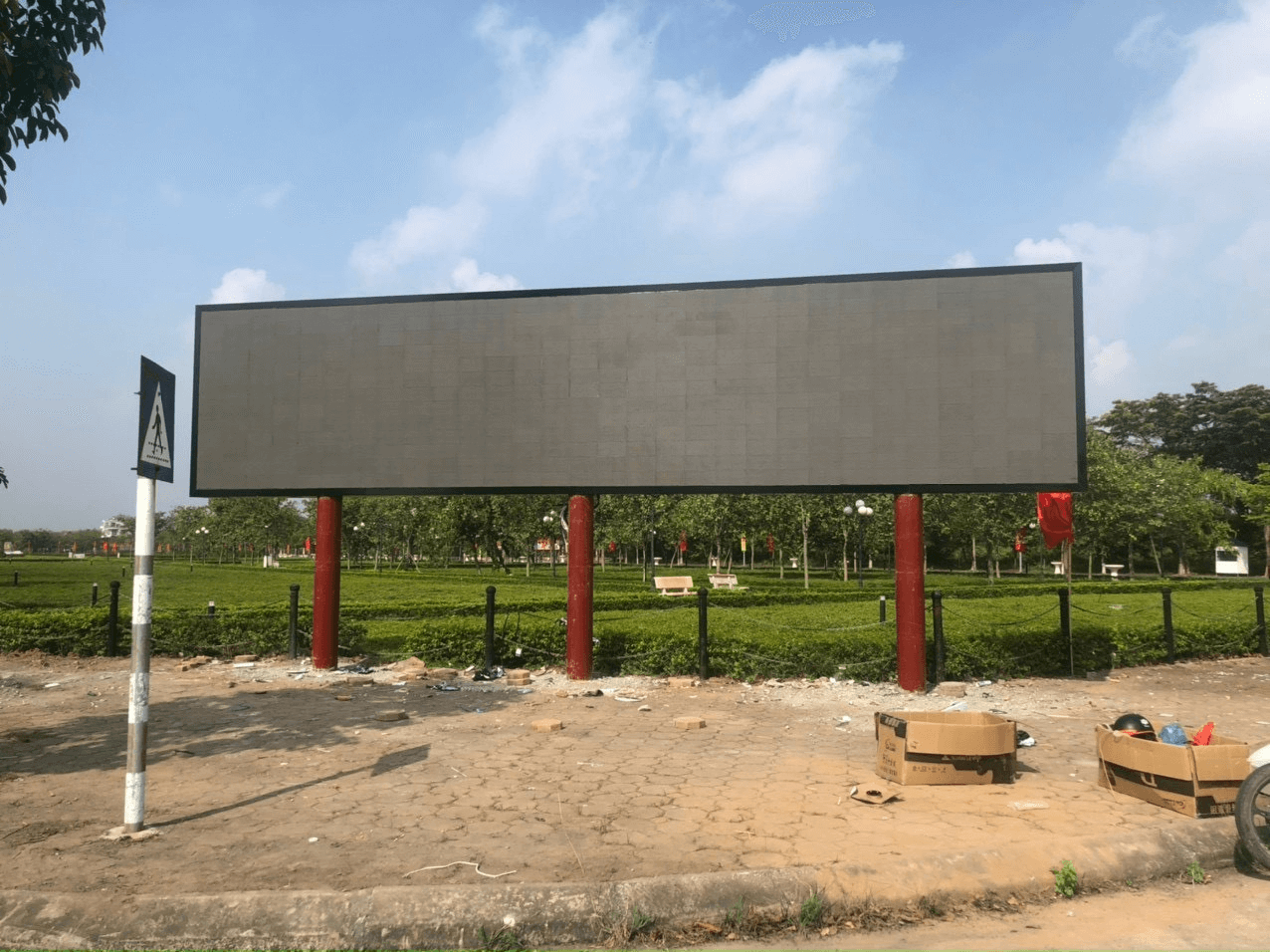 Lắp đặt màn hình LED ngoài trời tại Huyện Uỷ Mê Linh