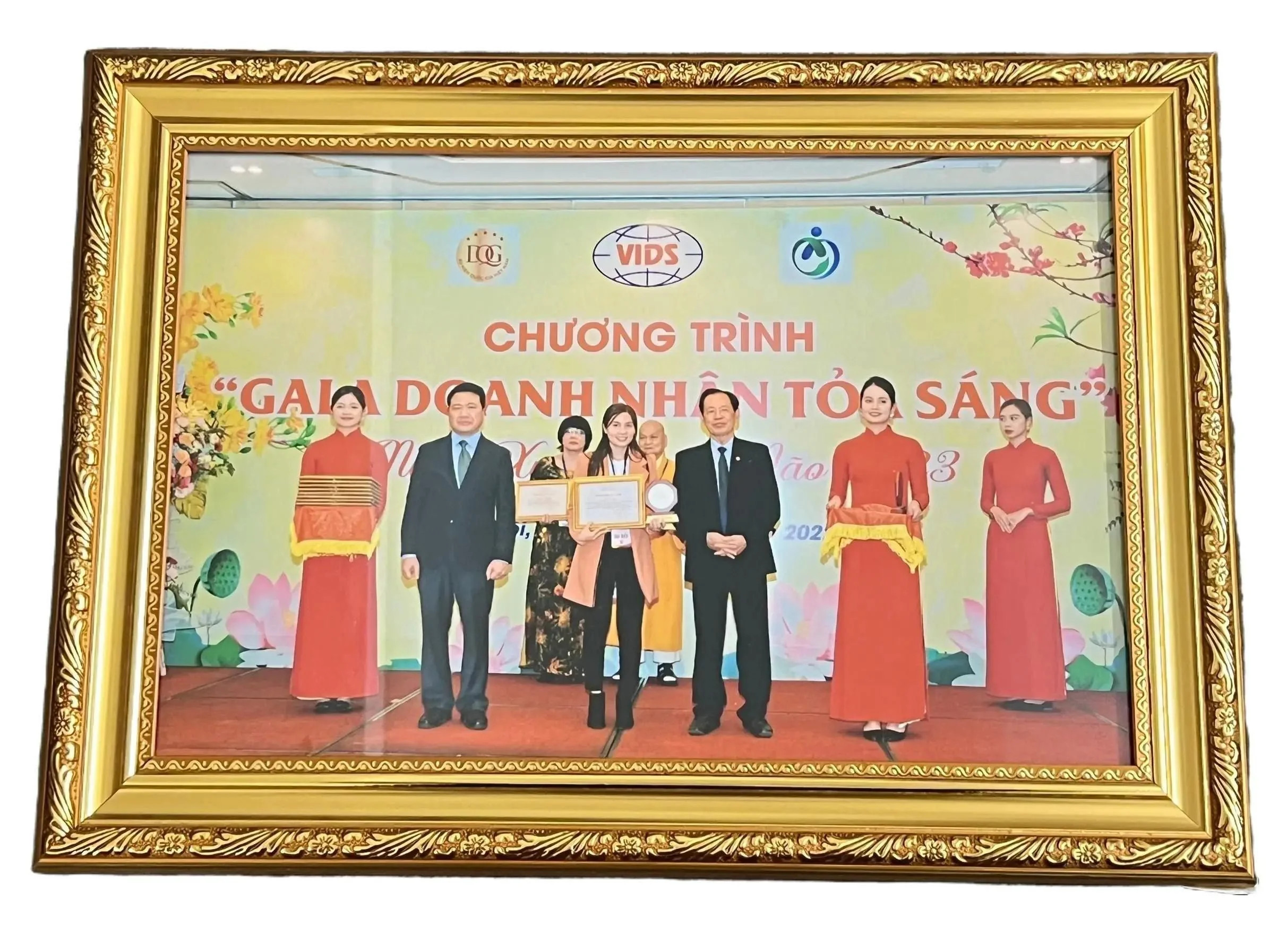 Giải thưởng chương trình Doanh Nhân Tỏa Sáng