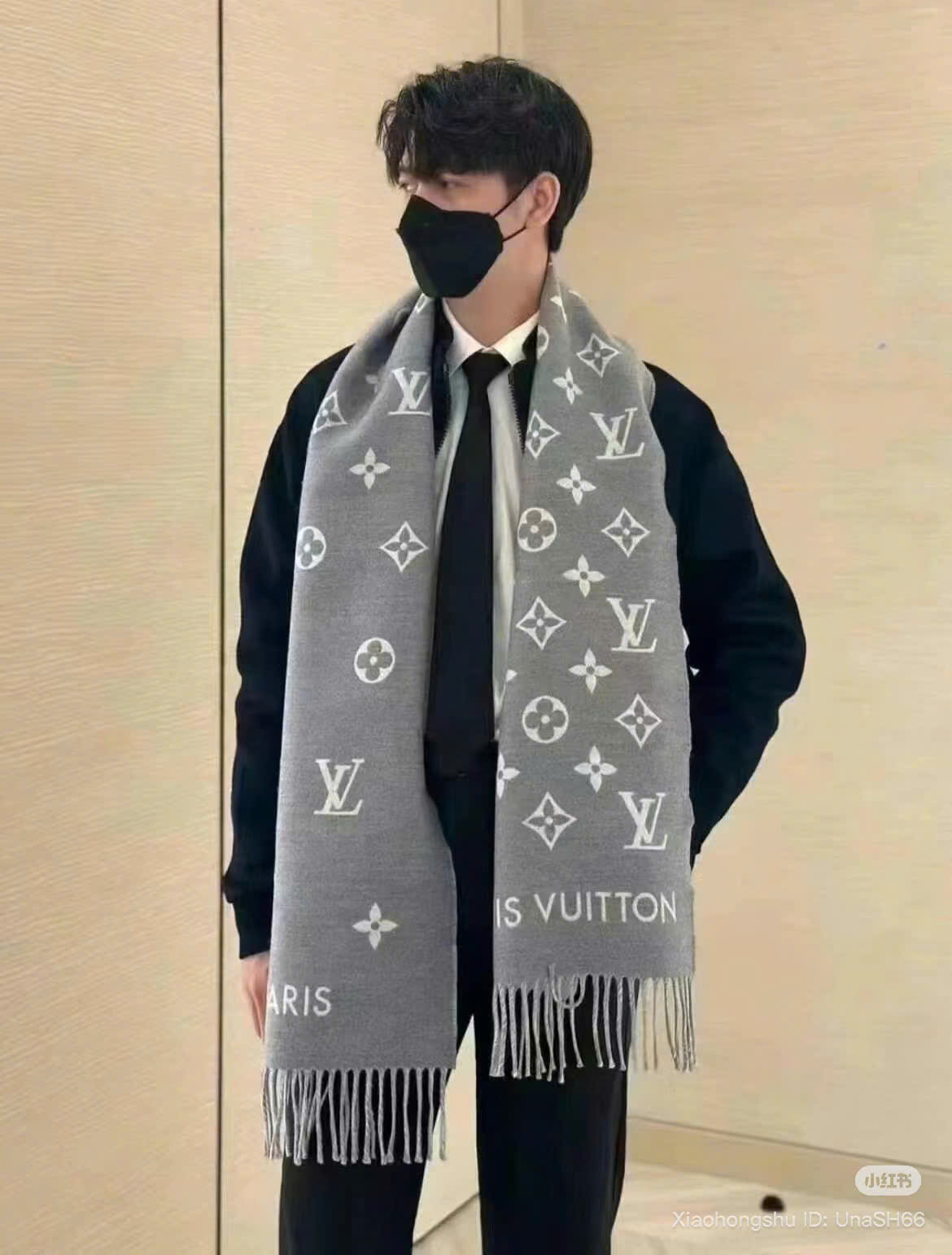 Khăn Louis Vuitton