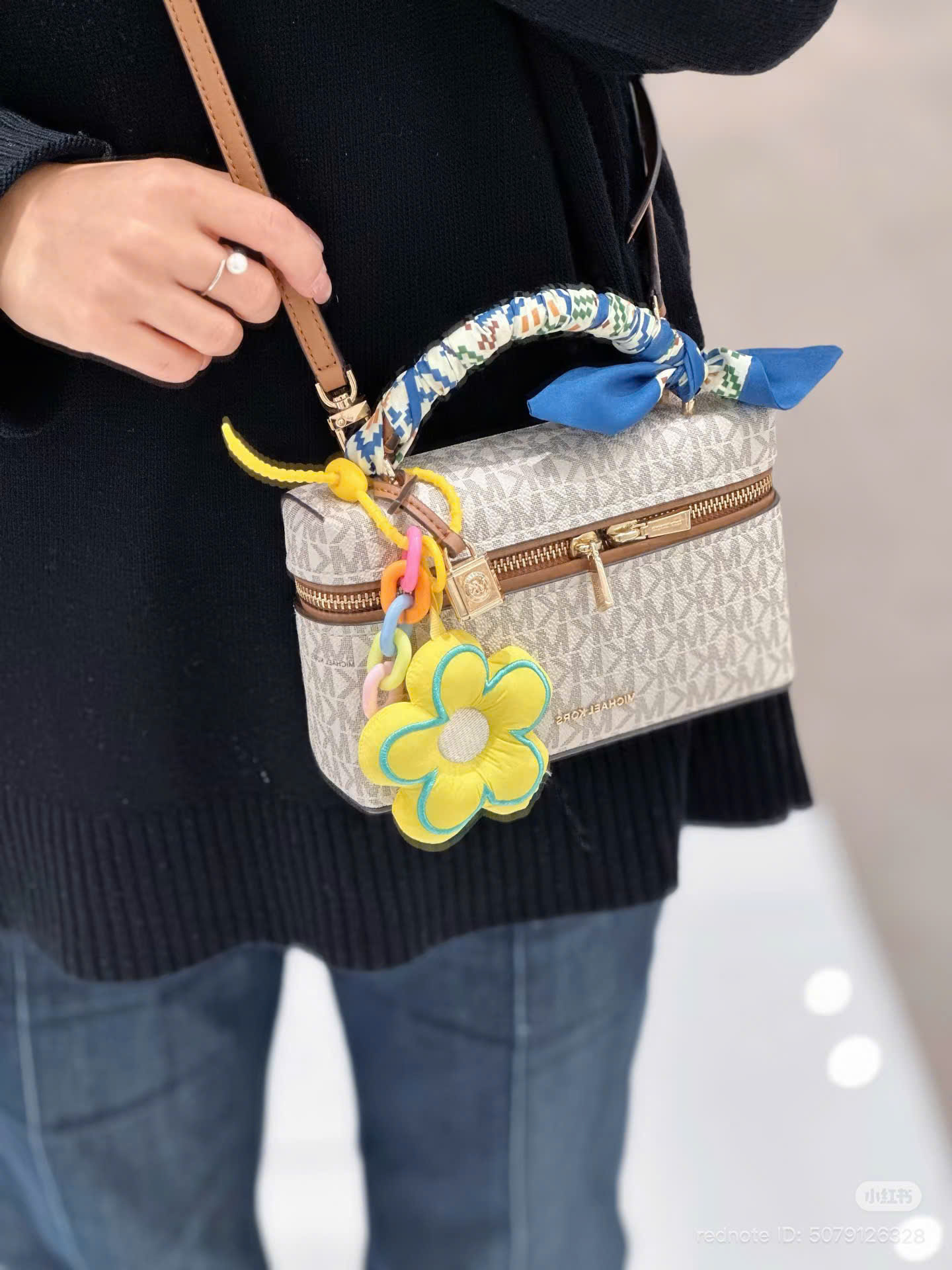 Túi Michael Kors Jana Logo