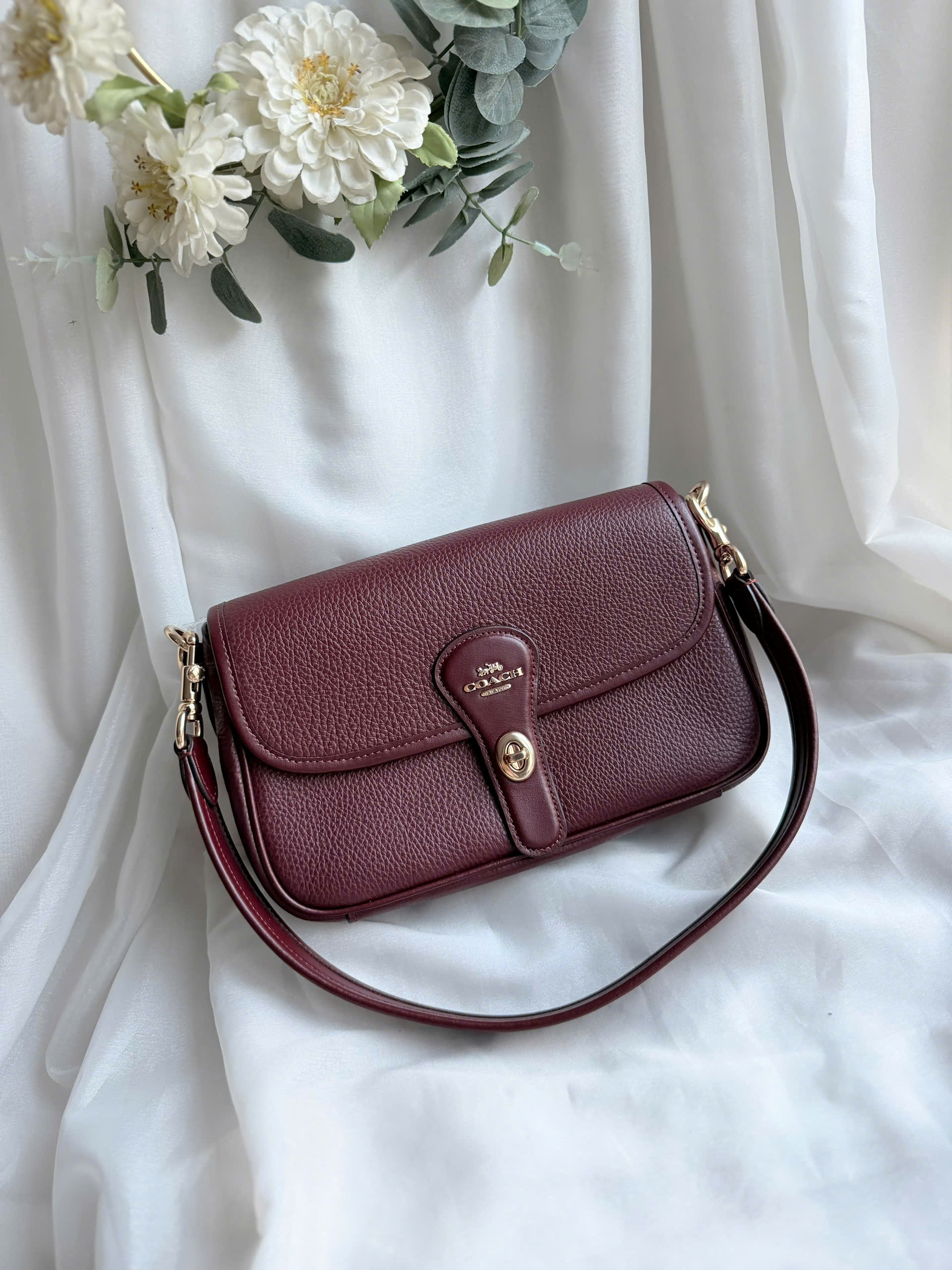Túi Coach Hadley Shoulder