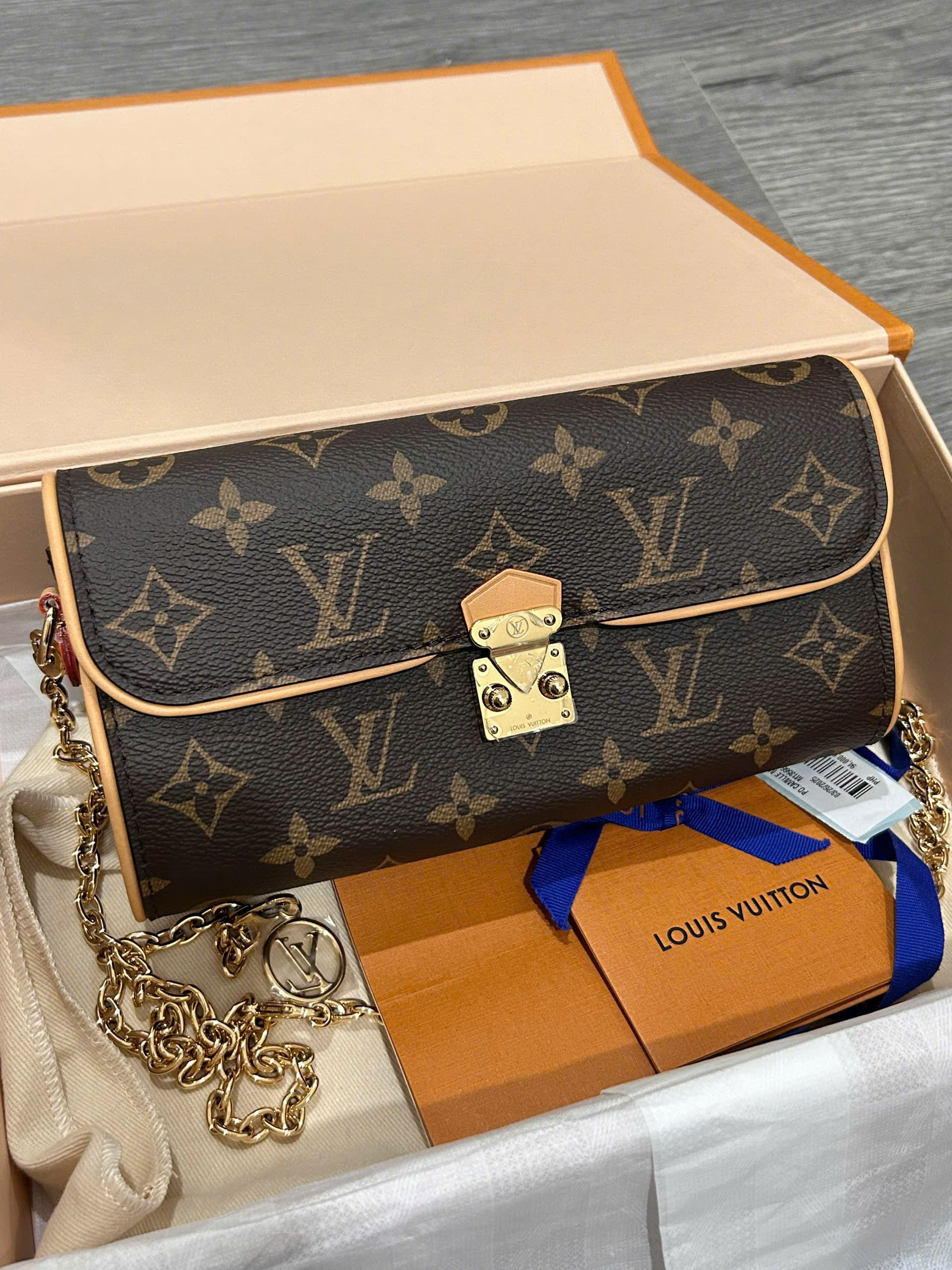 Túi Xách Louis Vuitton Woc Camielle