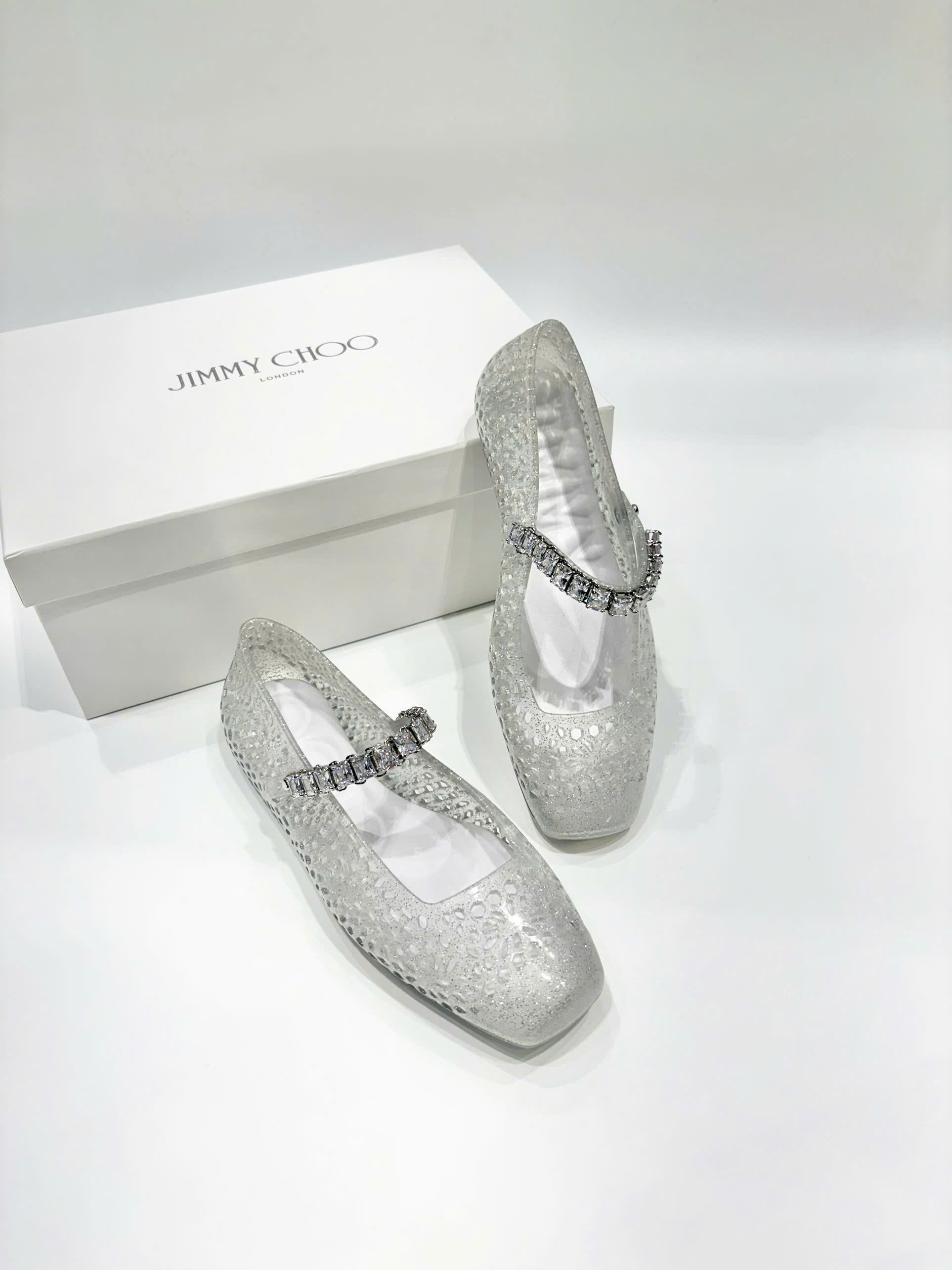 Giày Bệt Nhựa Jimmy Choo