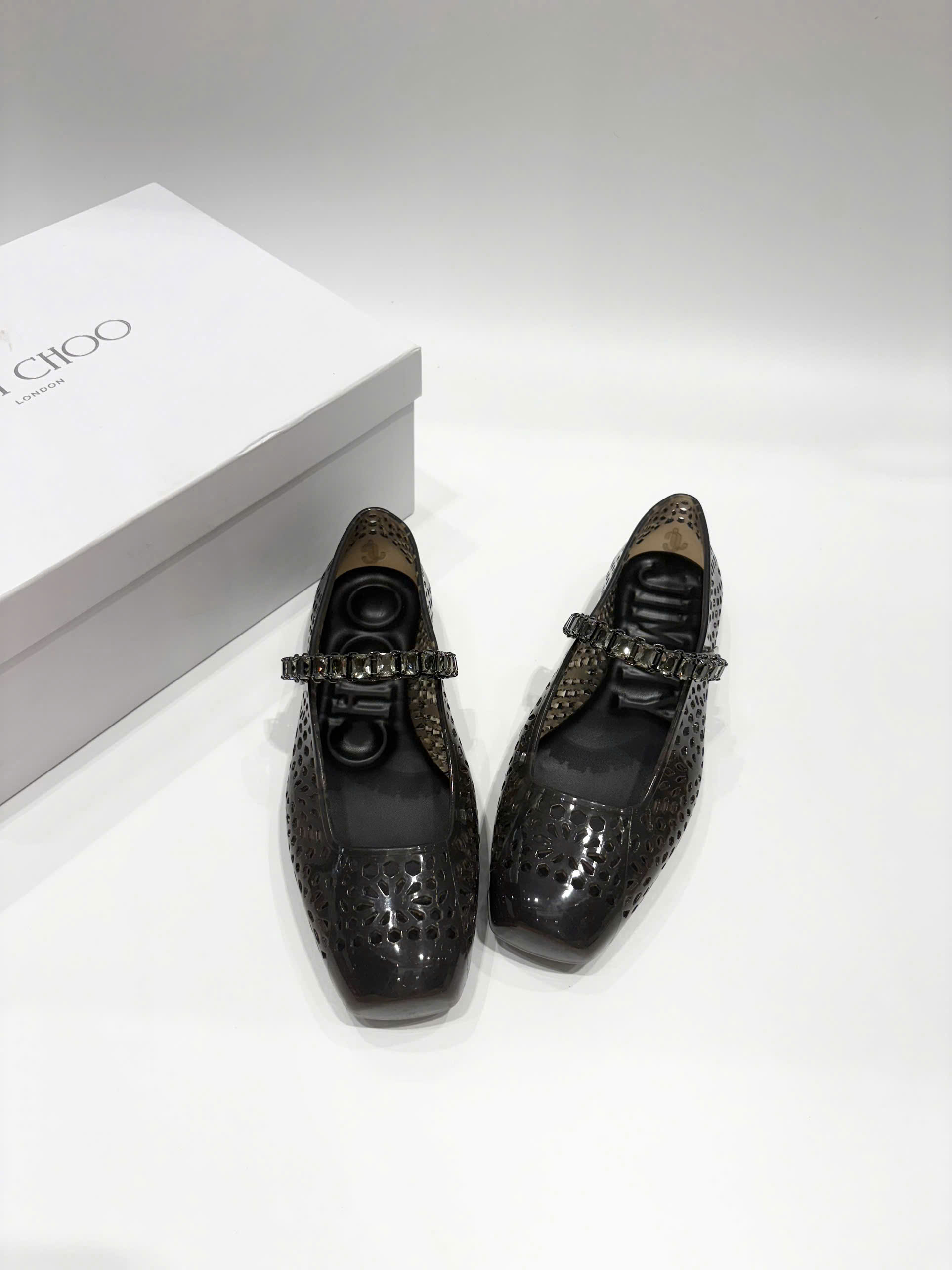 Giày Bệt Nhựa Jimmy Choo