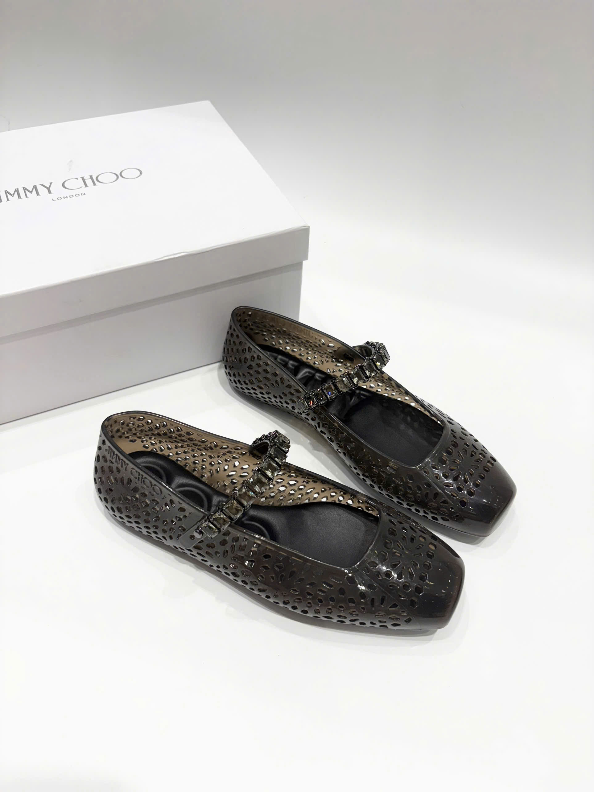 Giày Bệt Nhựa Jimmy Choo