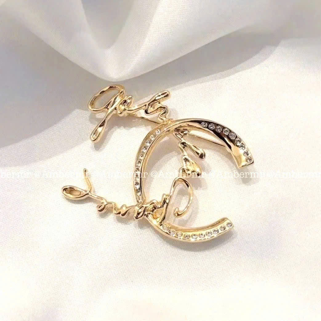 Cài Áo Chanel