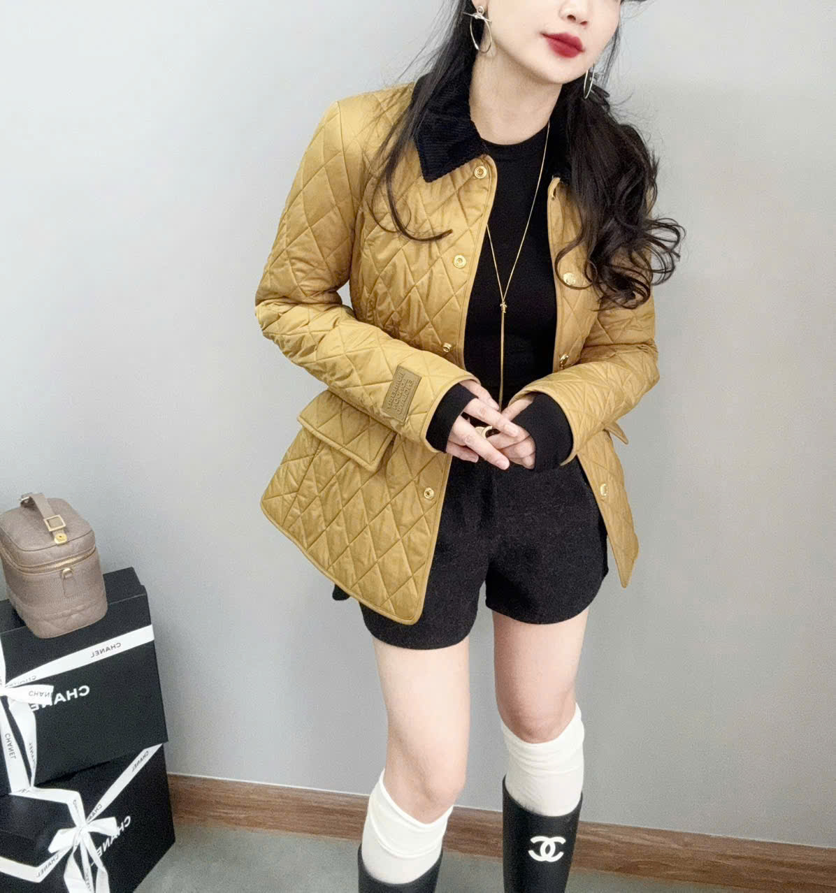 Áo Trám Burberry Cổ Nhung