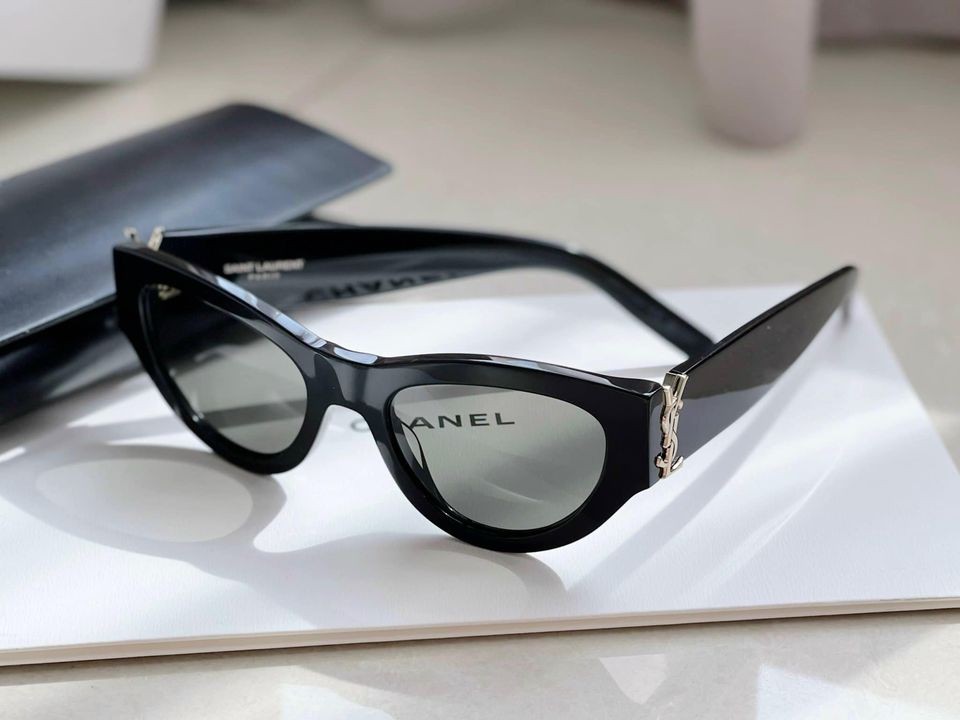 Kính YSL 1