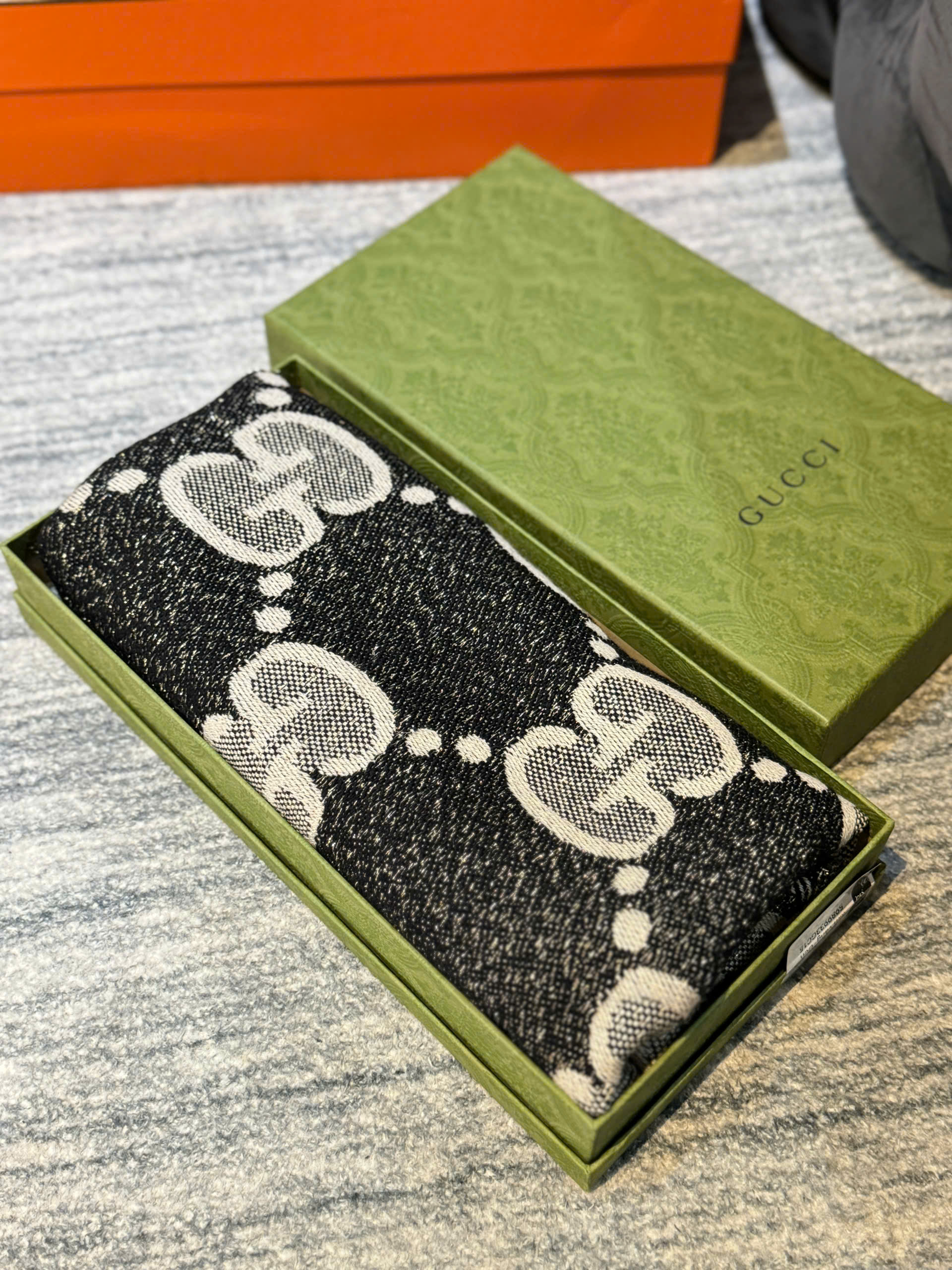 Khan Louis Vuitton nhu