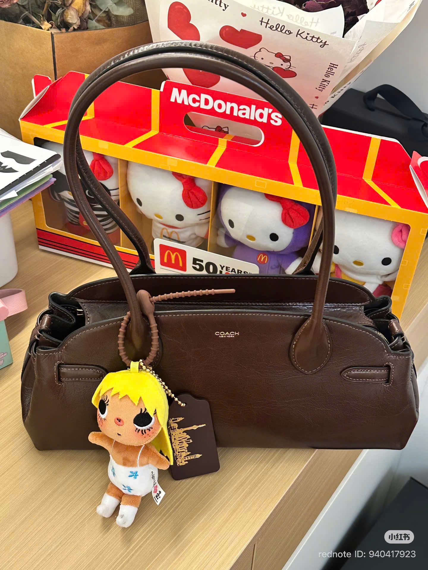 Túi Coach Carry All Slim Shoulder