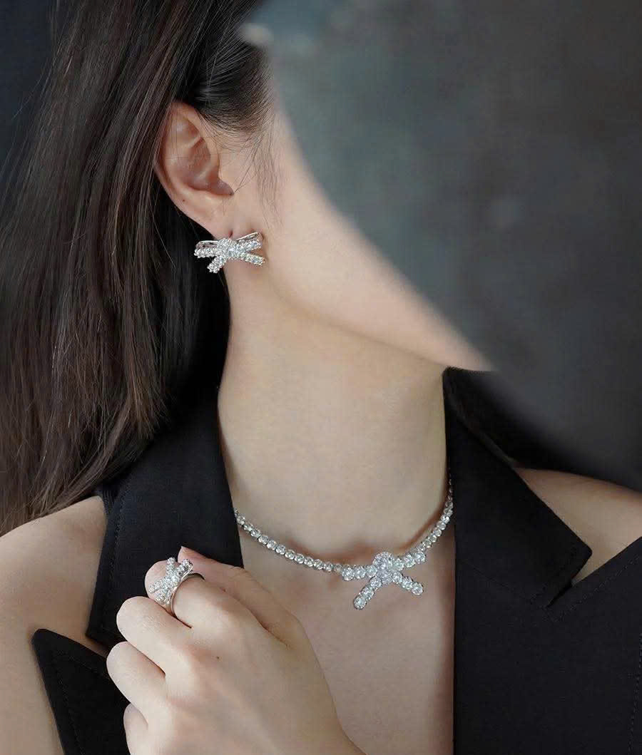Choker Shushutong