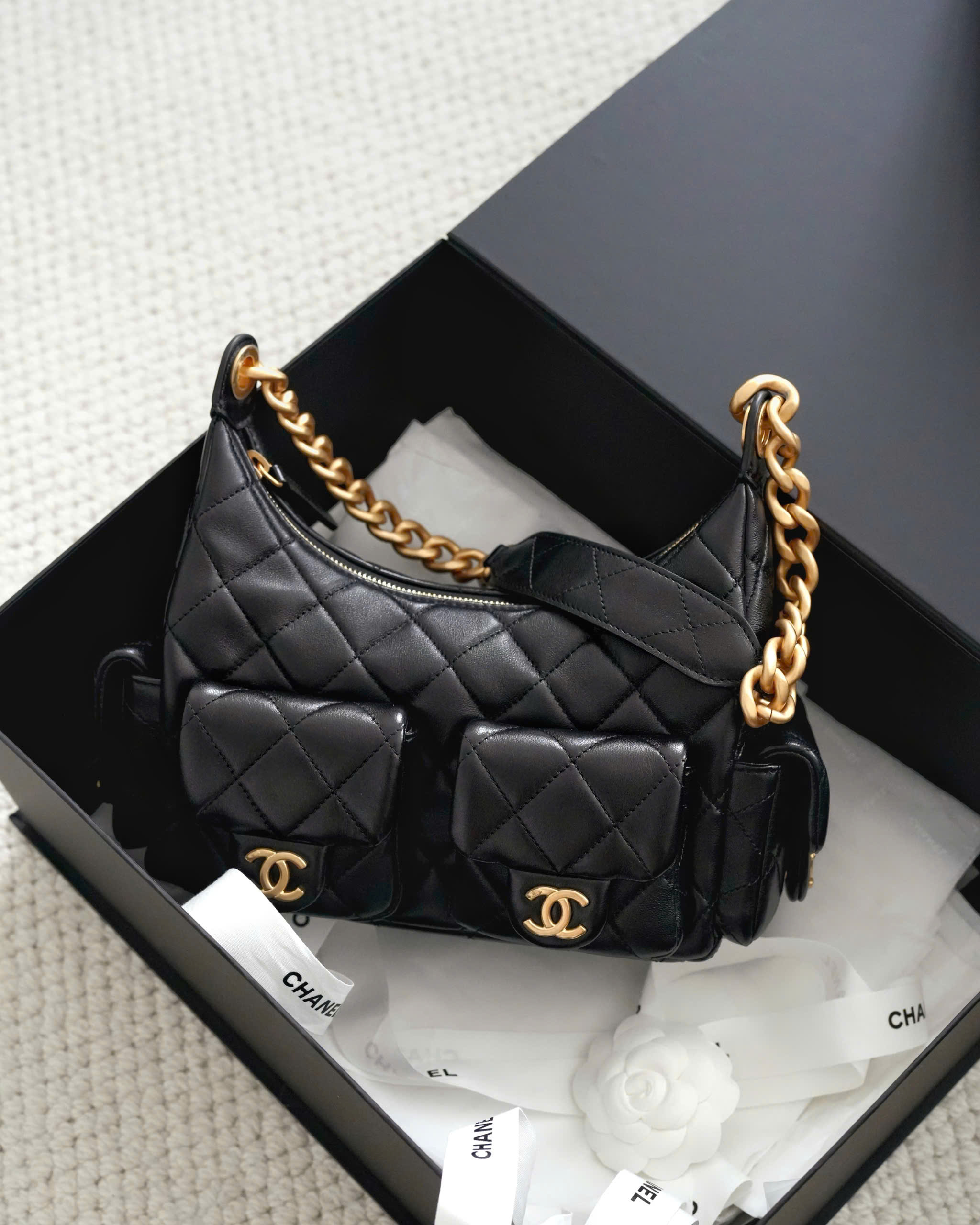 Chanel hobo chanel maxi