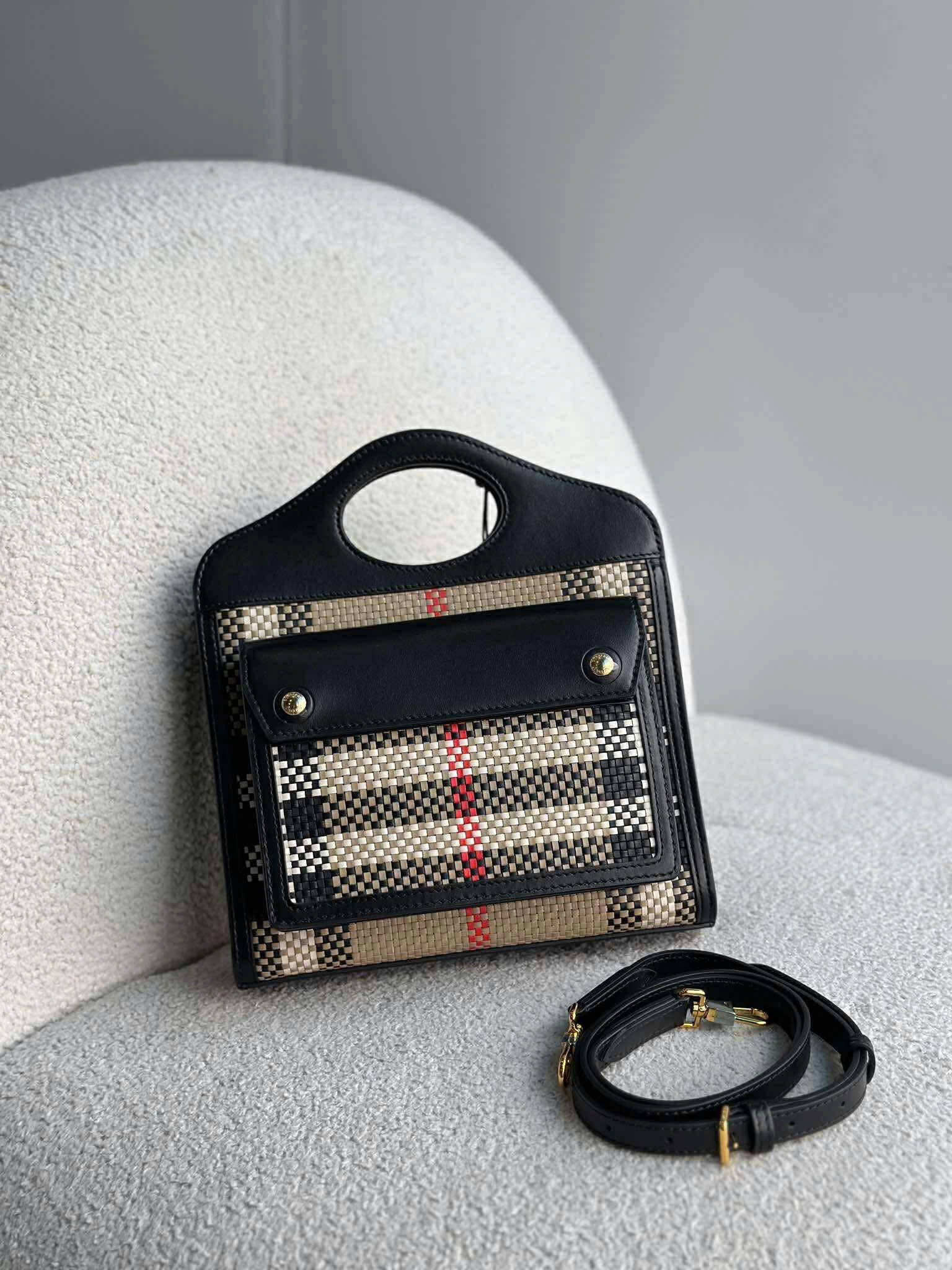 Túi xách Burberry Pocket