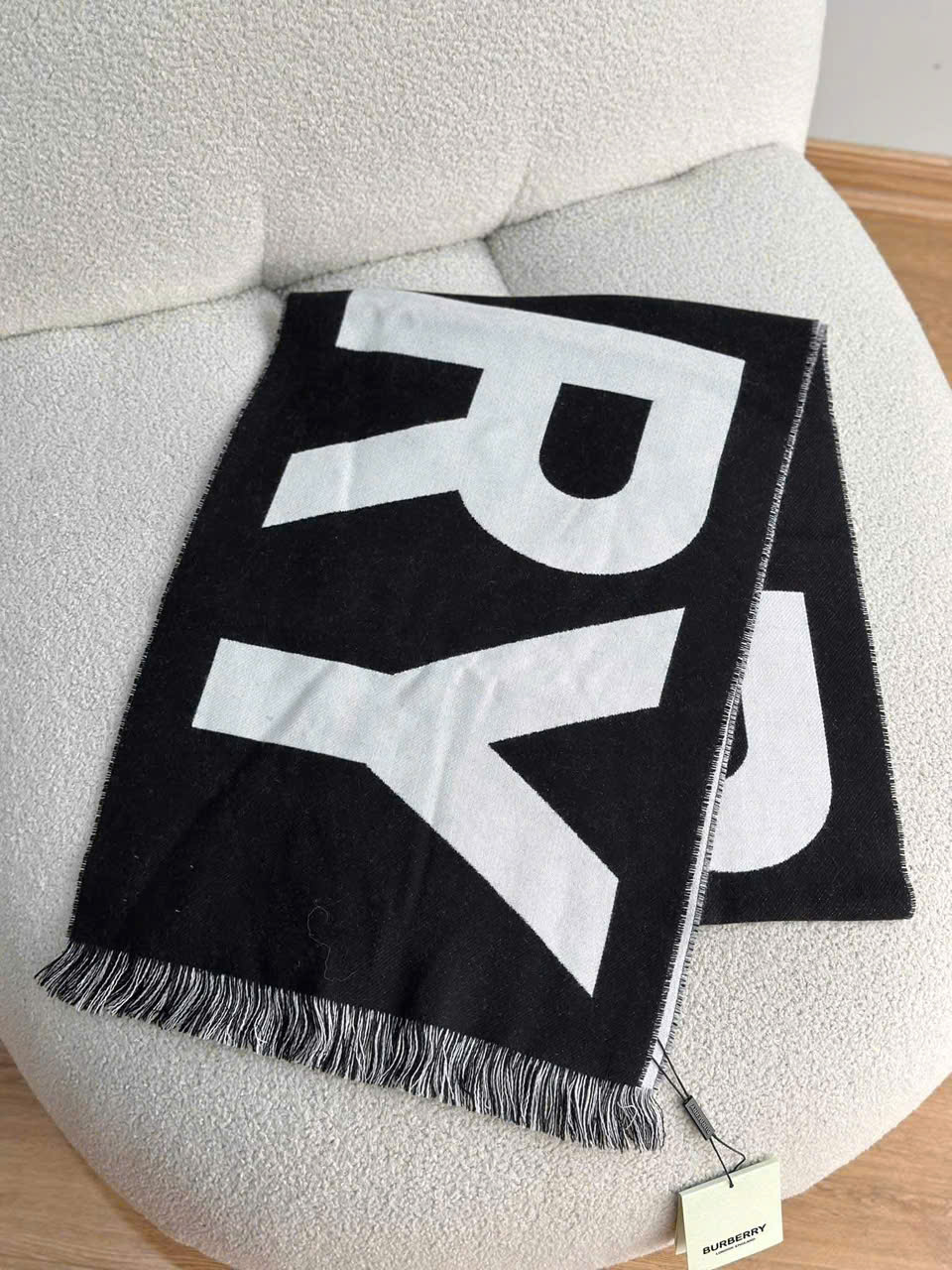 Khăn Burberry