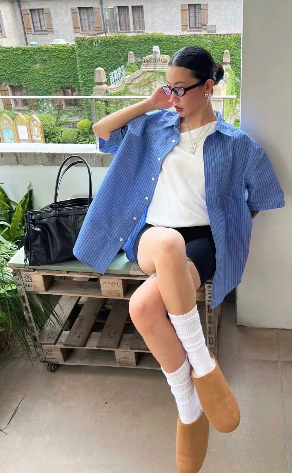 Sục UGG