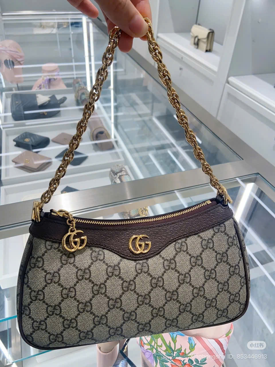 Túi đeo vai Gucci
