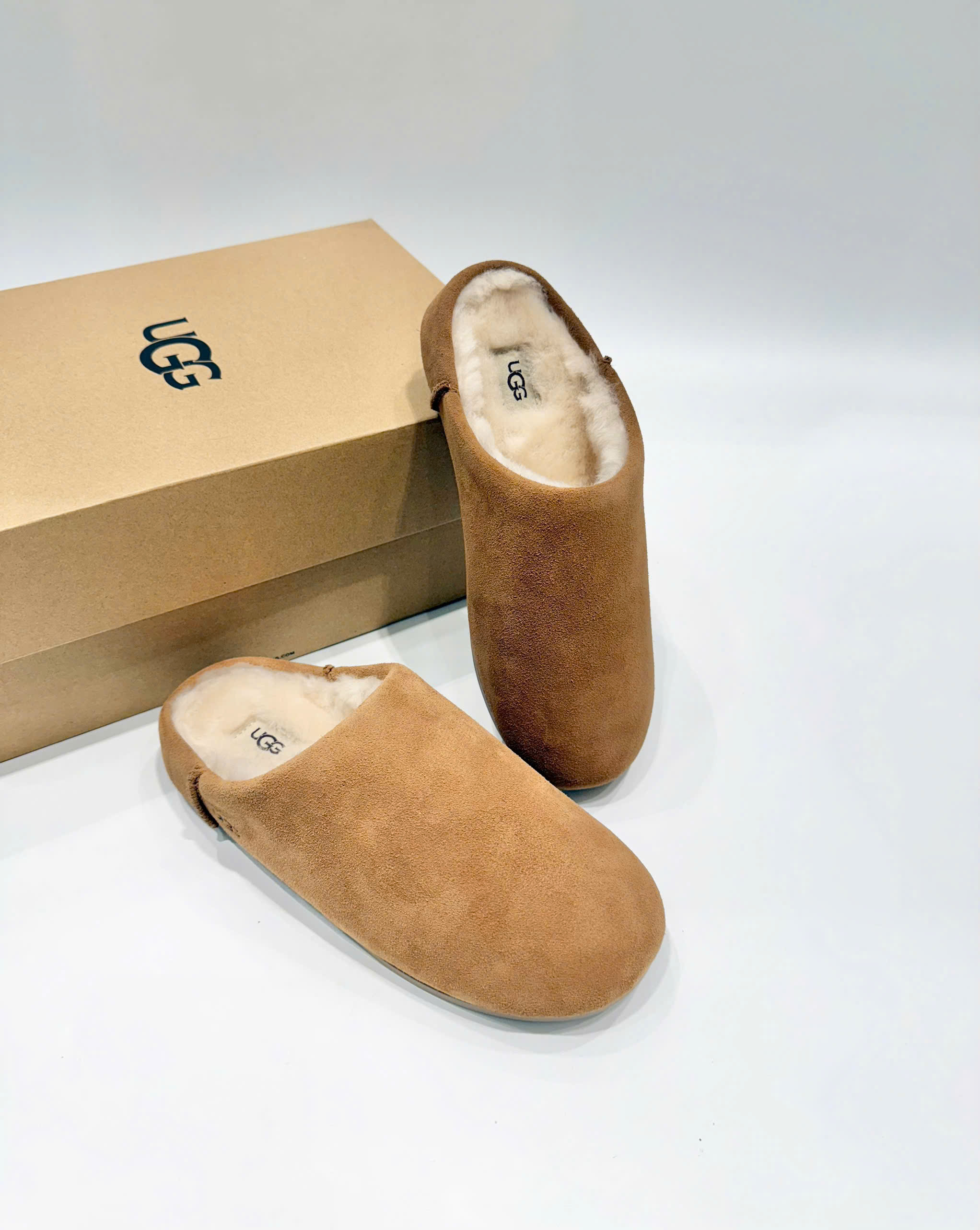 Sục UGG