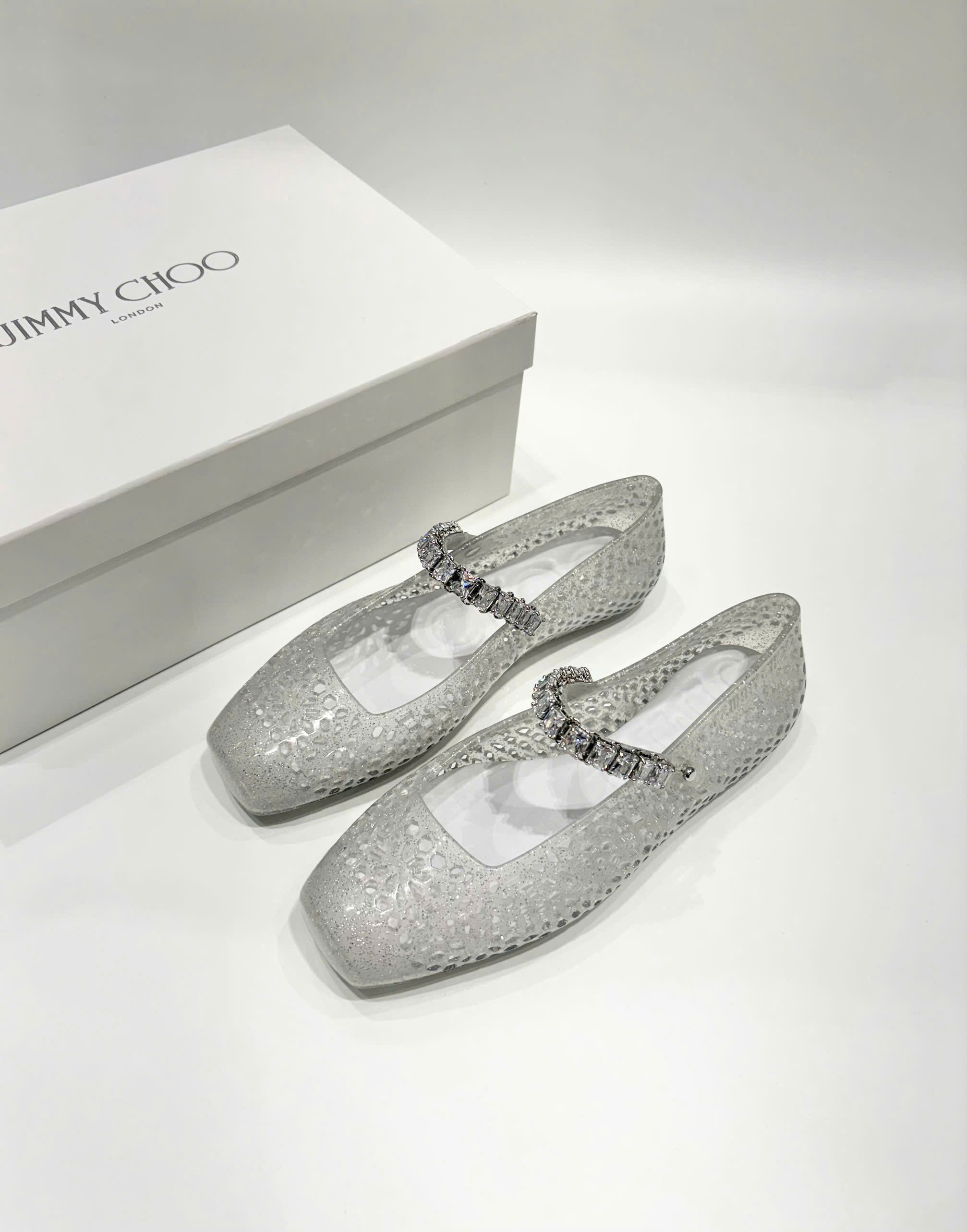 Giày Bệt Nhựa Jimmy Choo