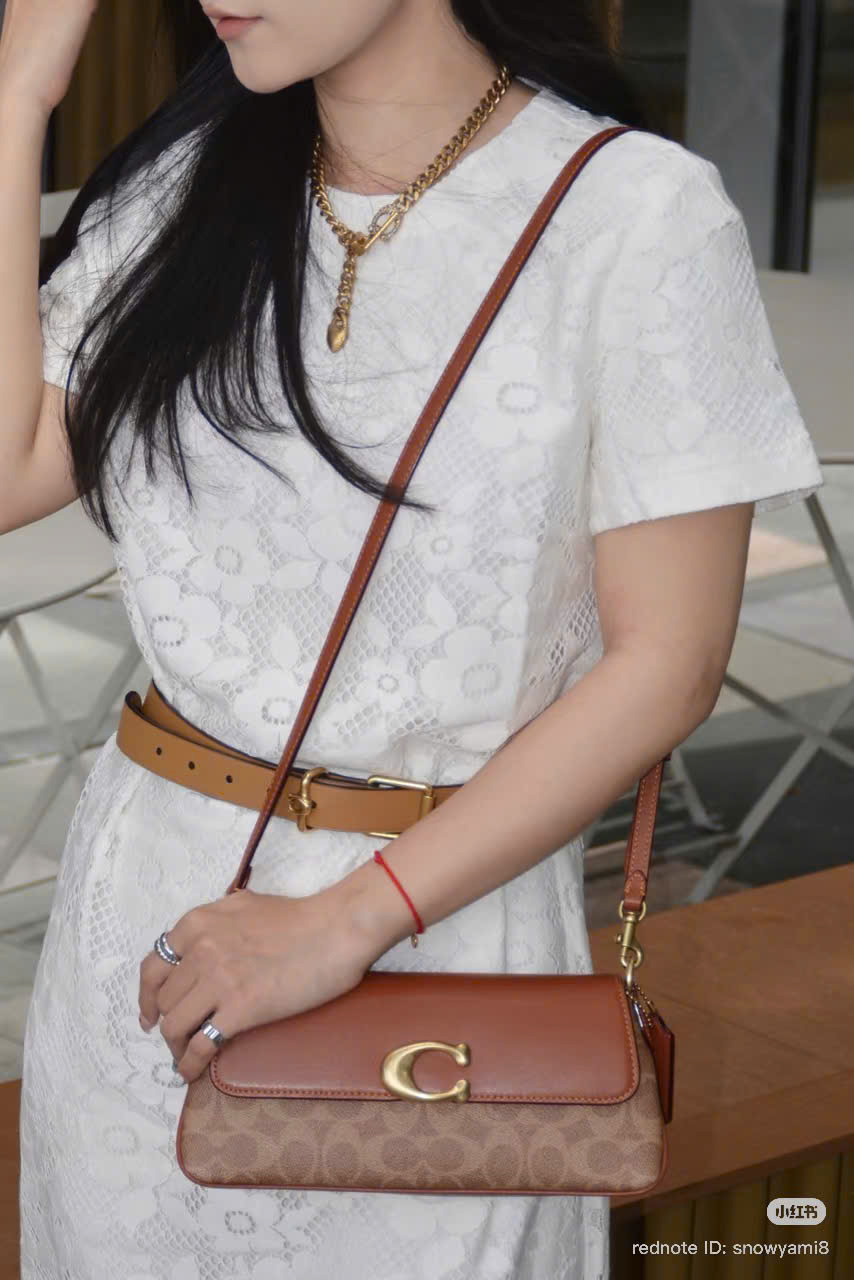 Túi Coach Jet Shoulder Nâu