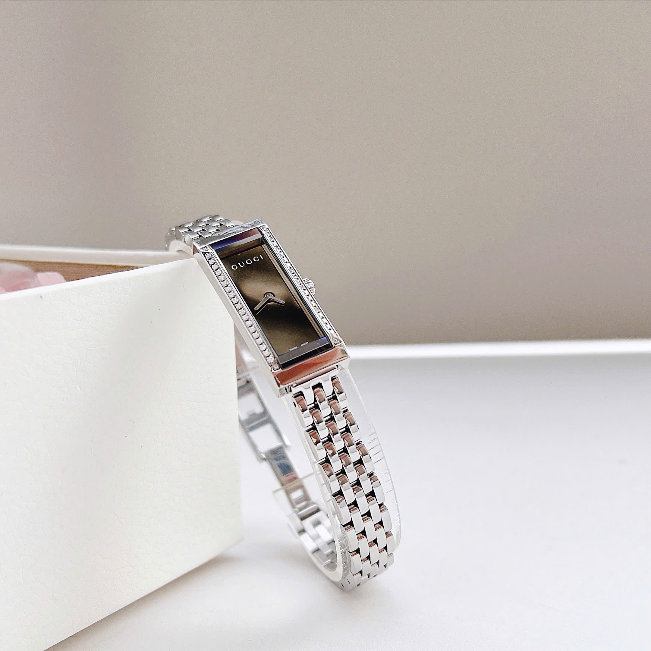 Đồng Hồ Gucci G-Frame