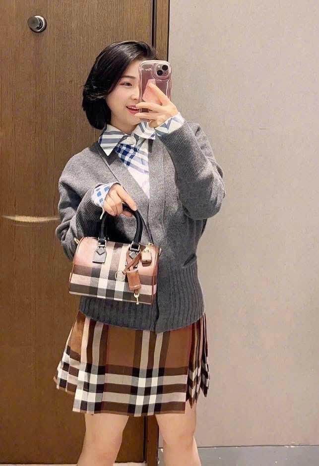 Trống Burberry Speedy Nâu Choco