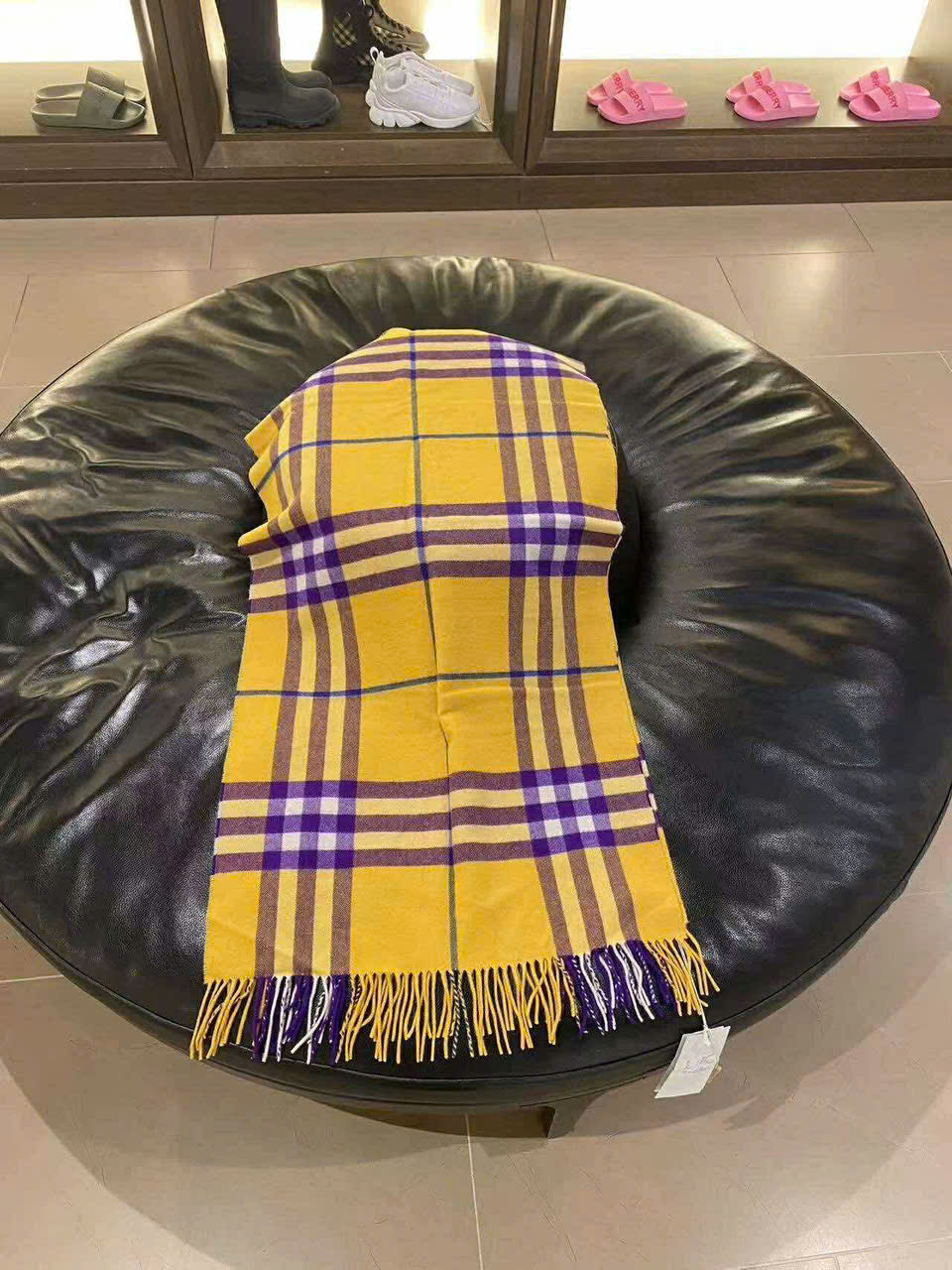Khăn Burberry