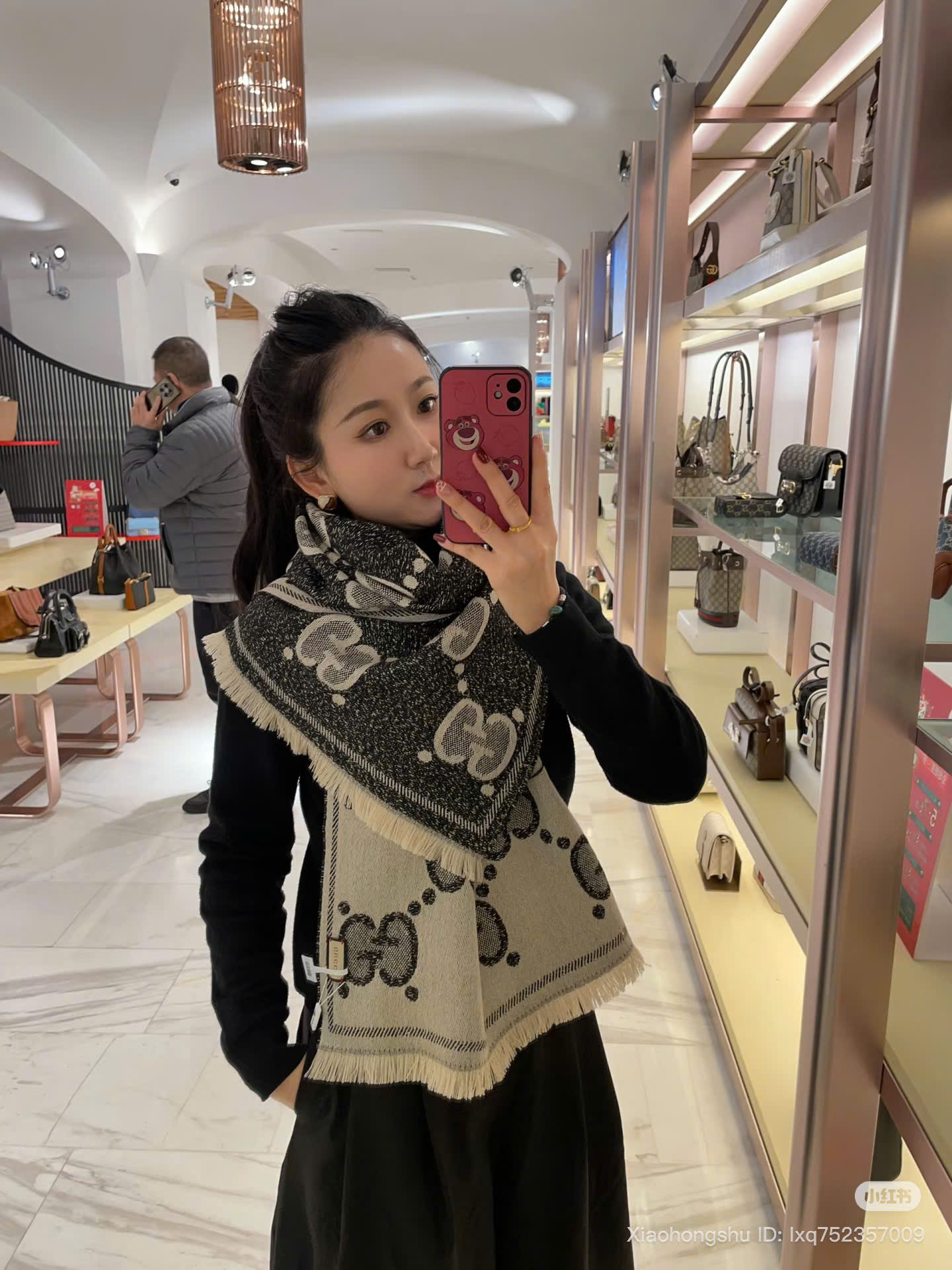 Khan Louis Vuitton nhu