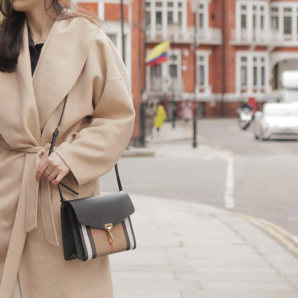 Túi Burberry Macken Đen