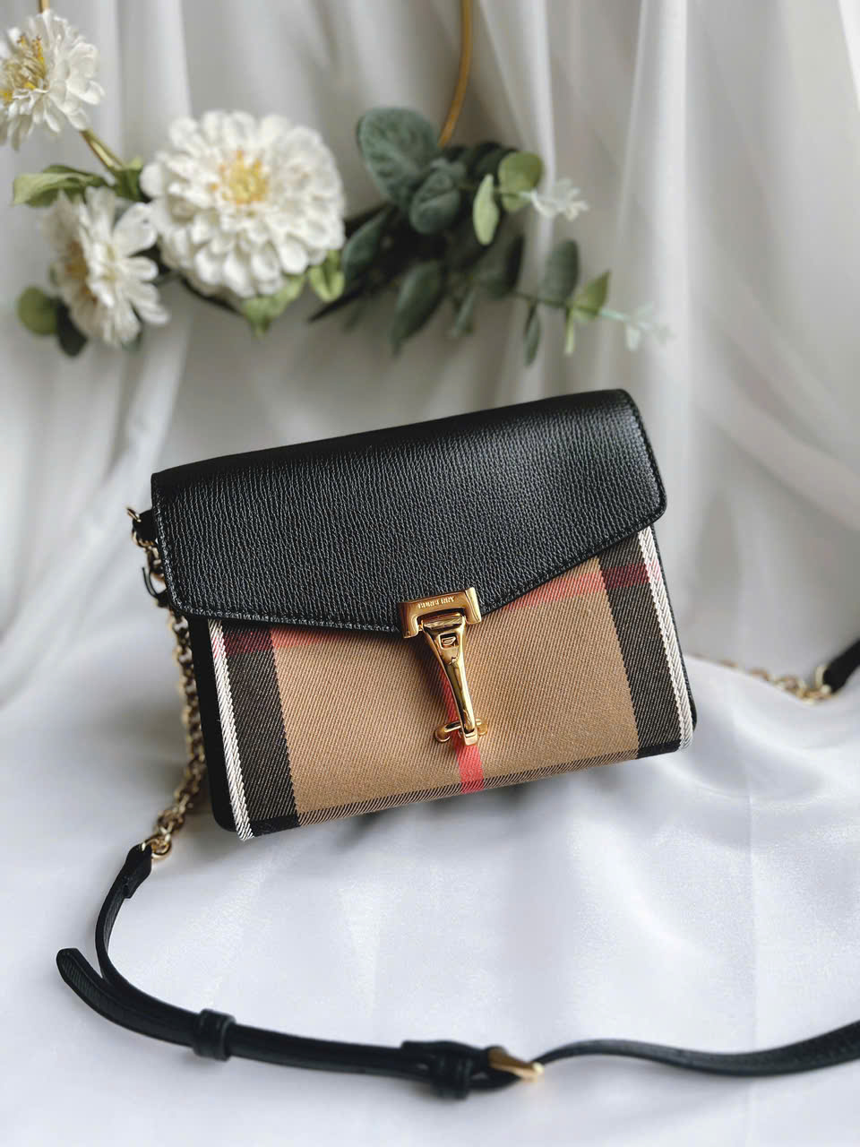 Túi Burberry Macken Đen