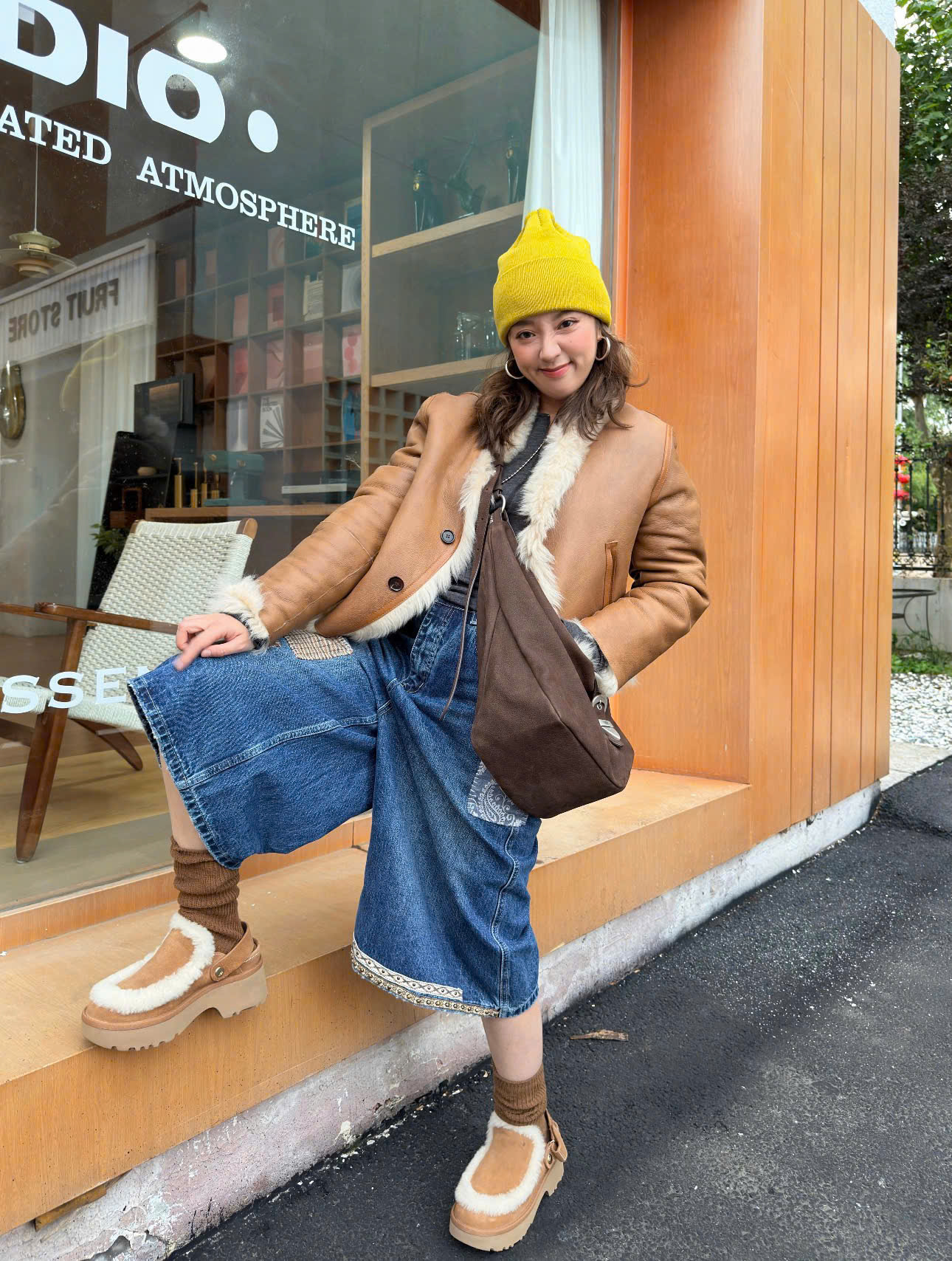 Sandal UGG Nâu Viền Lông