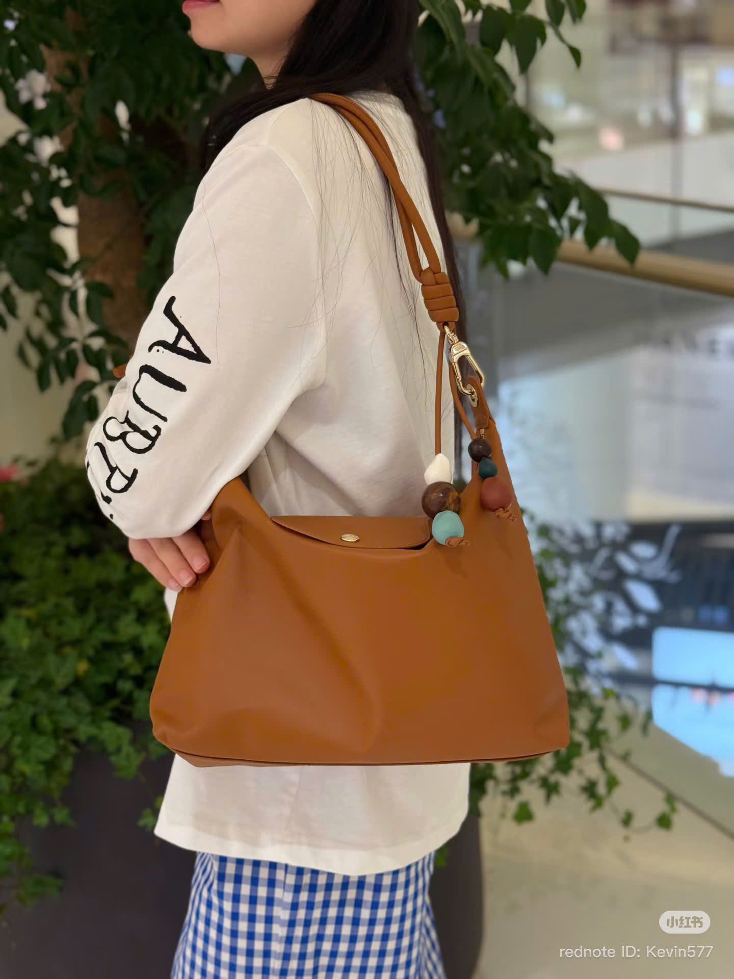 Túi Longchamp Hobo Da Bê Nâu Cognac